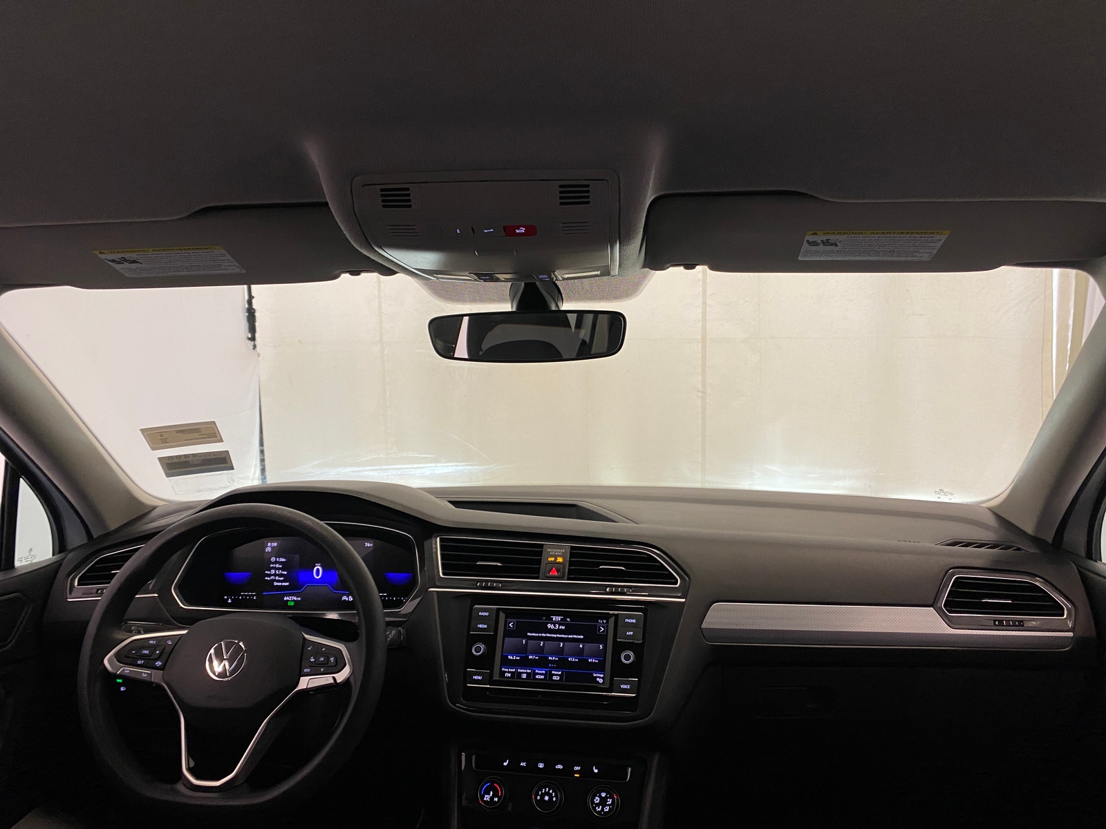 Thumbnail: 2023 Volkswagen Tiguan - 3