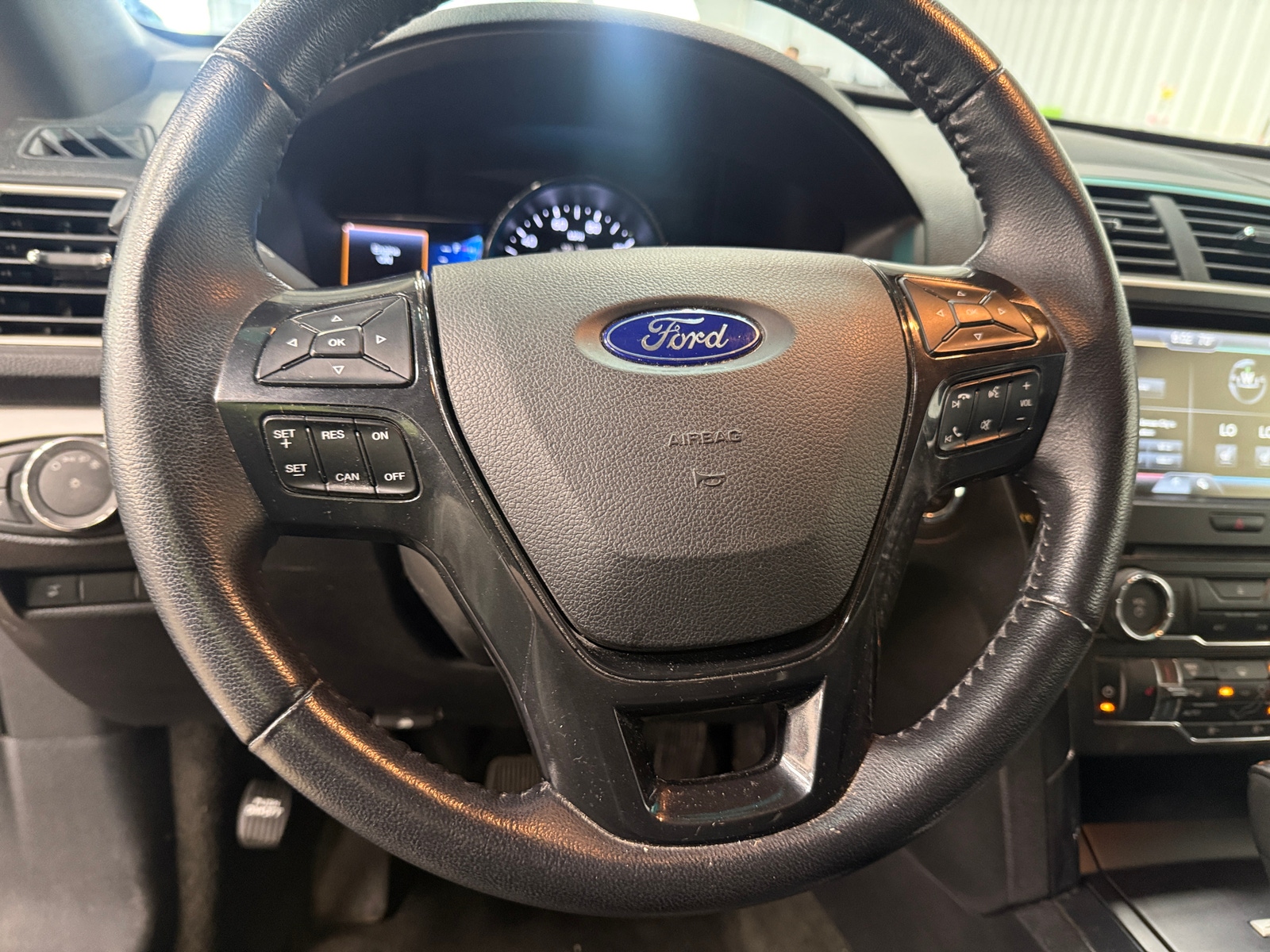 Thumbnail: 2016 Ford Explorer - 4