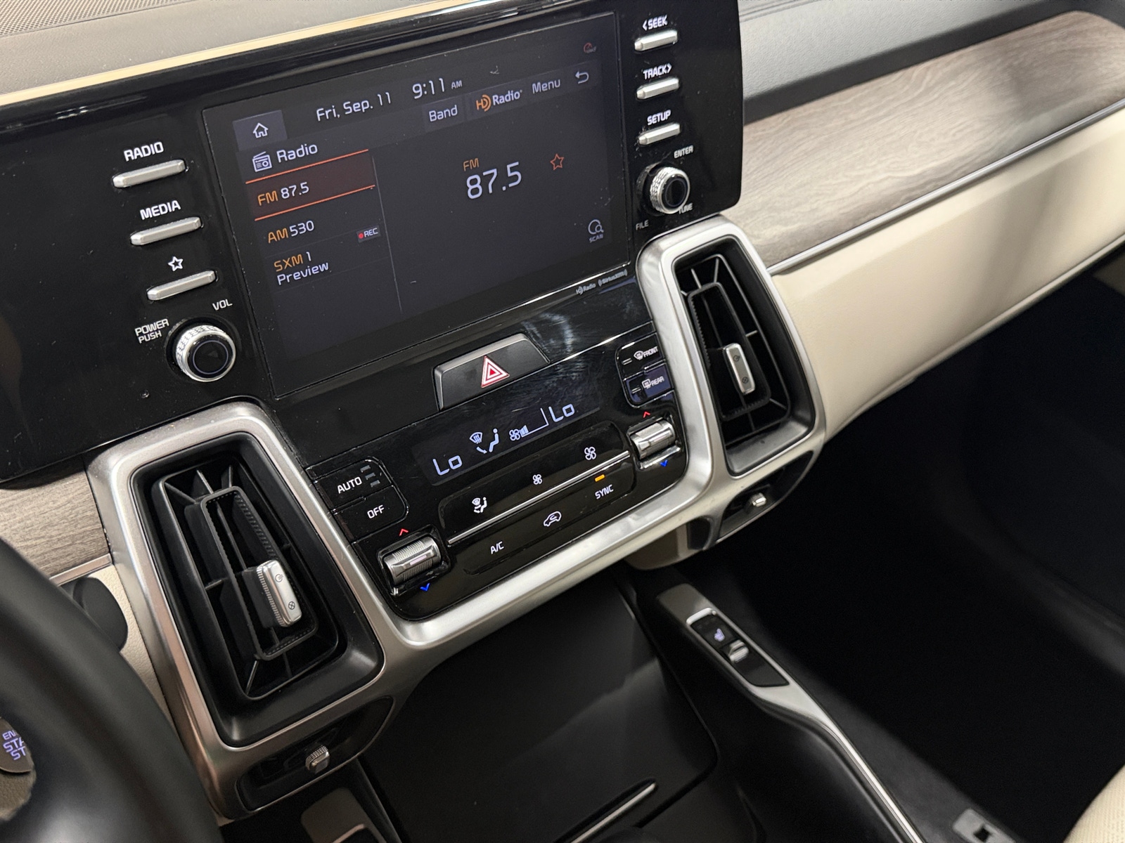 Thumbnail: 2021 Kia Sorento - 3