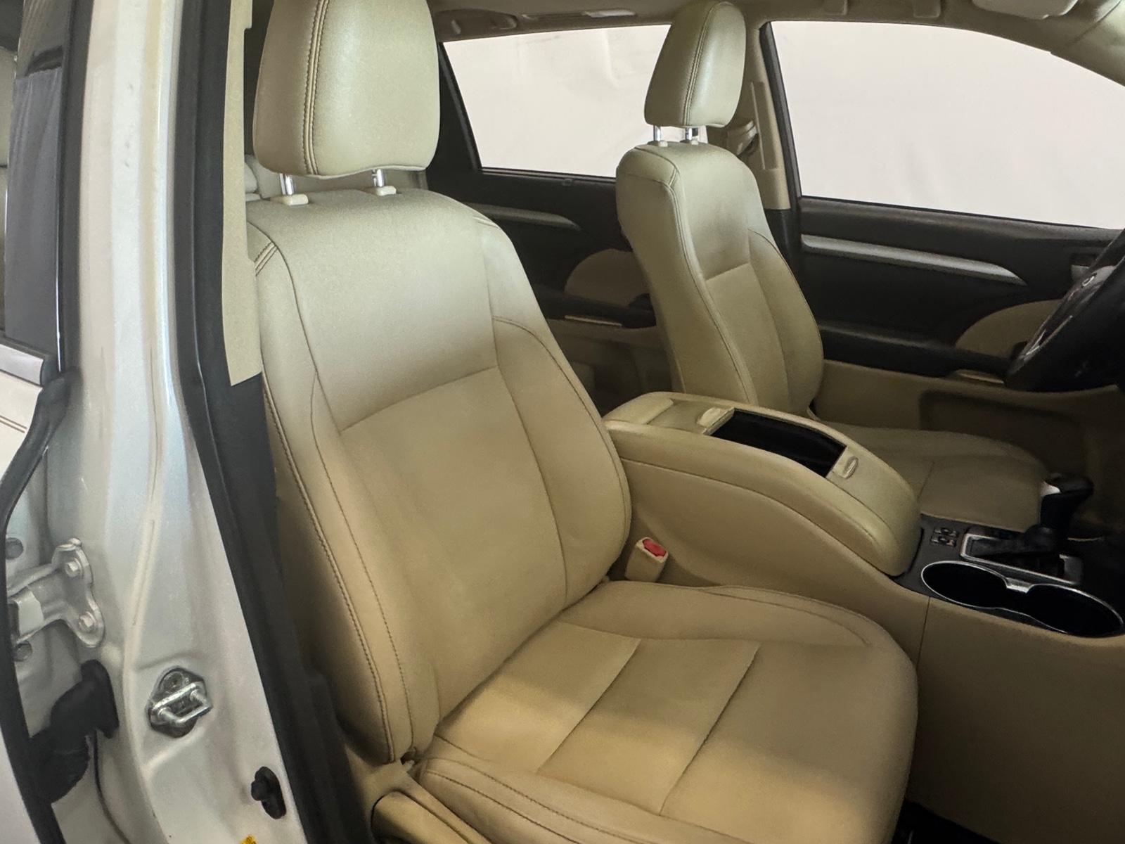 Thumbnail: 2016 Toyota Highlander - 2
