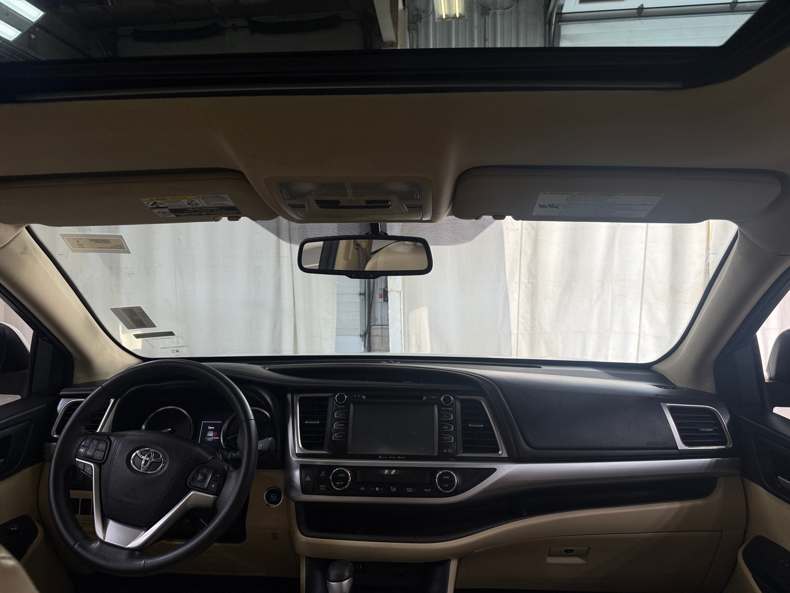Thumbnail: 2016 Toyota Highlander - 3