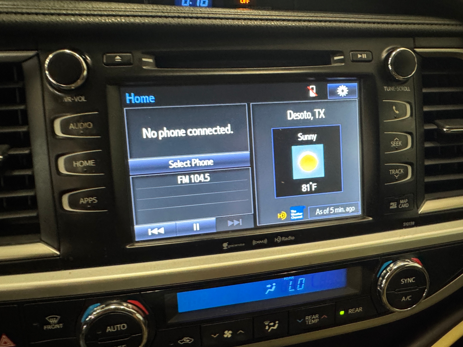 Thumbnail: 2016 Toyota Highlander - 4