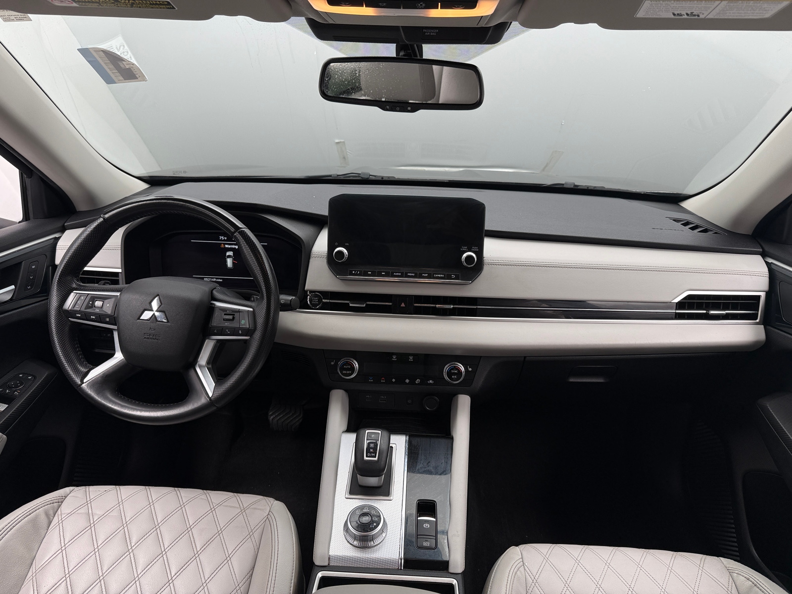 Thumbnail: 2022 Mitsubishi Outlander - 2