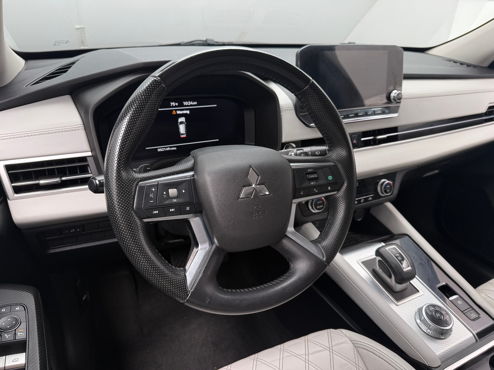 Thumbnail: 2022 Mitsubishi Outlander - 4