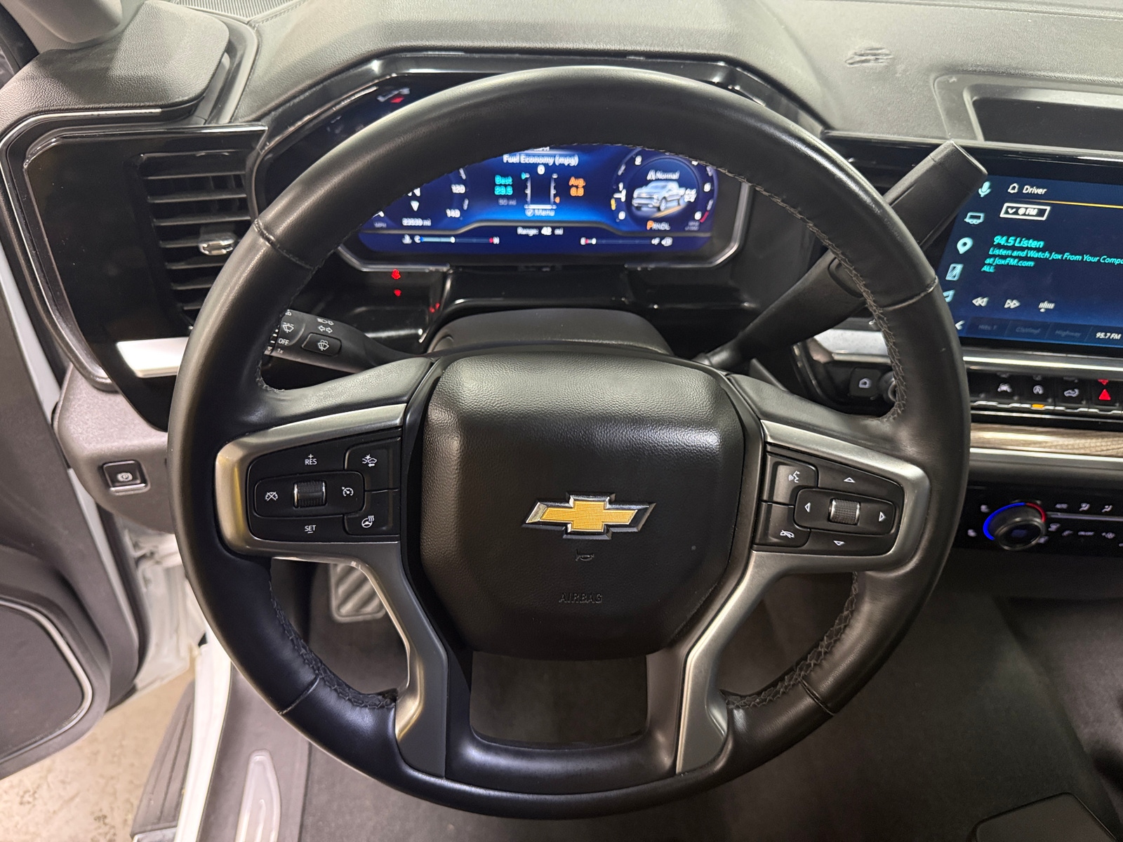 Thumbnail: 2025 Chevrolet Silverado 1500 - 5