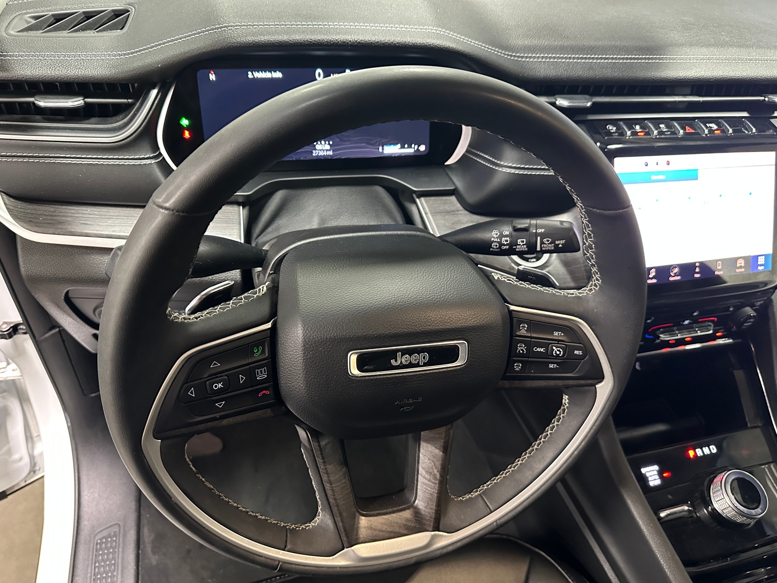 Thumbnail: 2023 Jeep Grand Cherokee L - 4