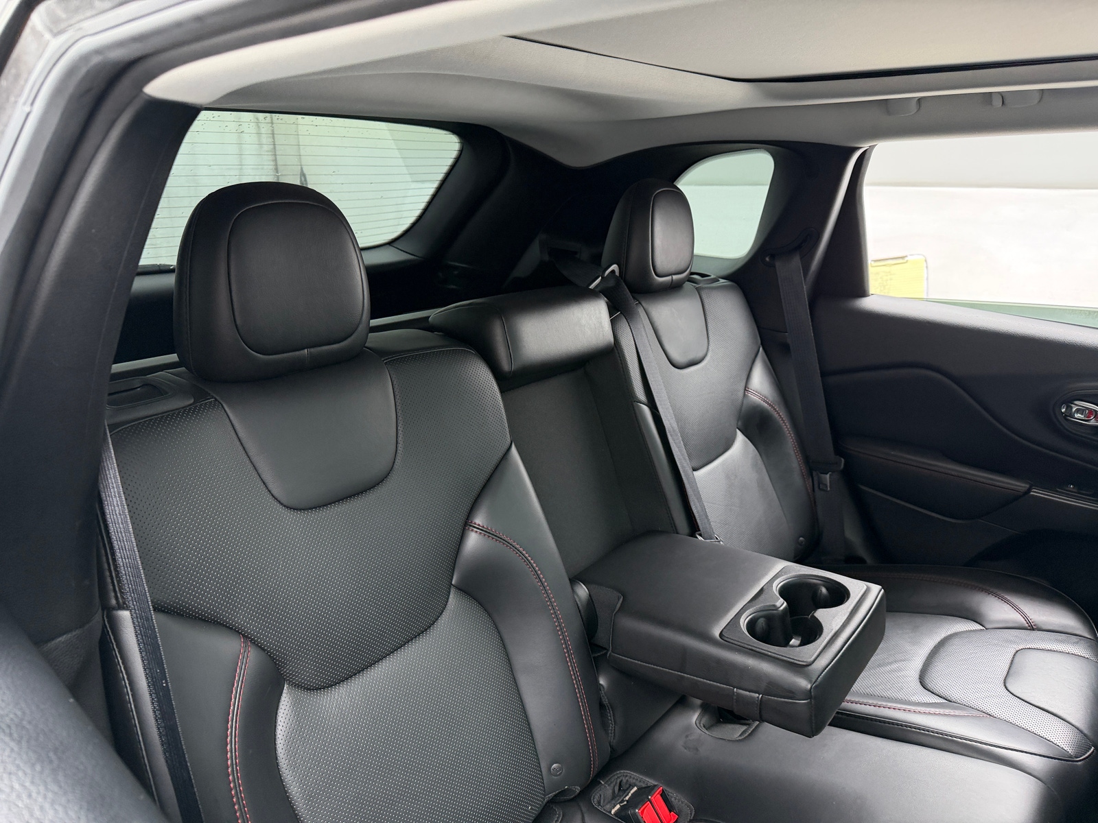 Thumbnail: 2019 Jeep Cherokee - 5