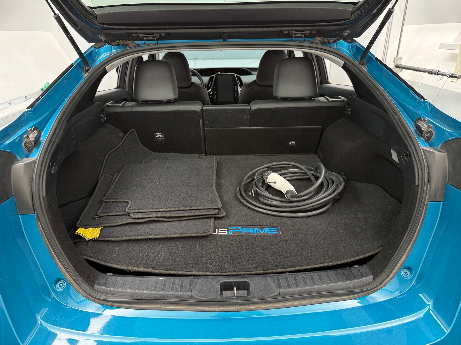 Thumbnail: 2017 Toyota Prius Prime - 6