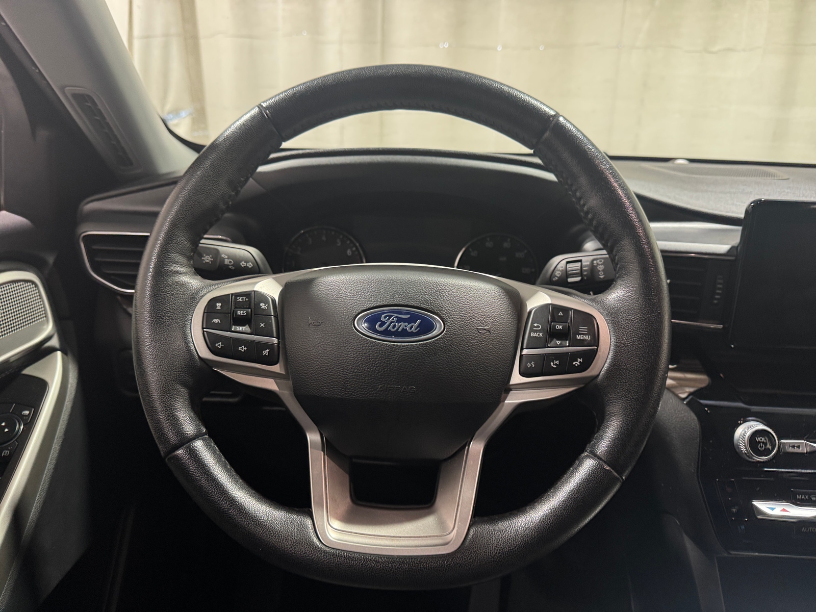 Thumbnail: 2021 Ford Explorer - 4
