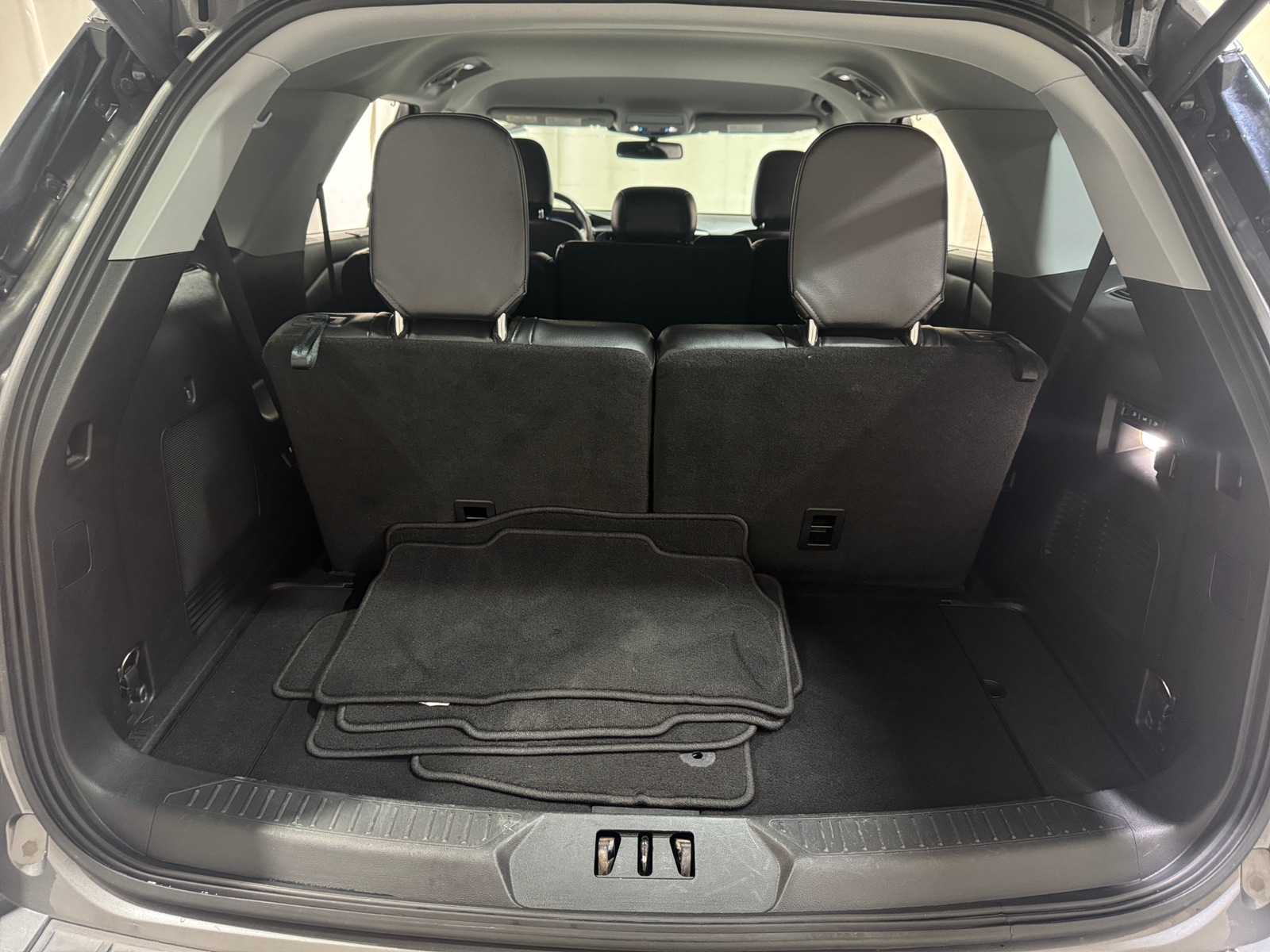 Thumbnail: 2021 Ford Explorer - 6