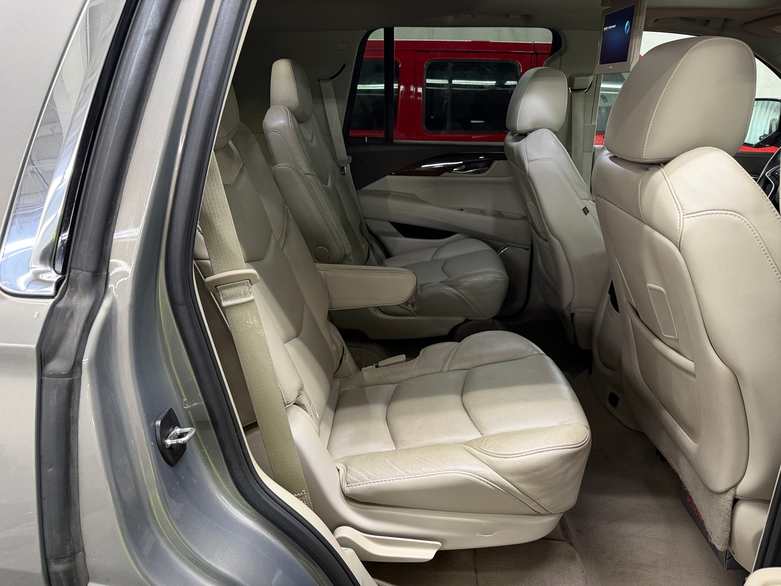Thumbnail: 2017 Cadillac Escalade - 5