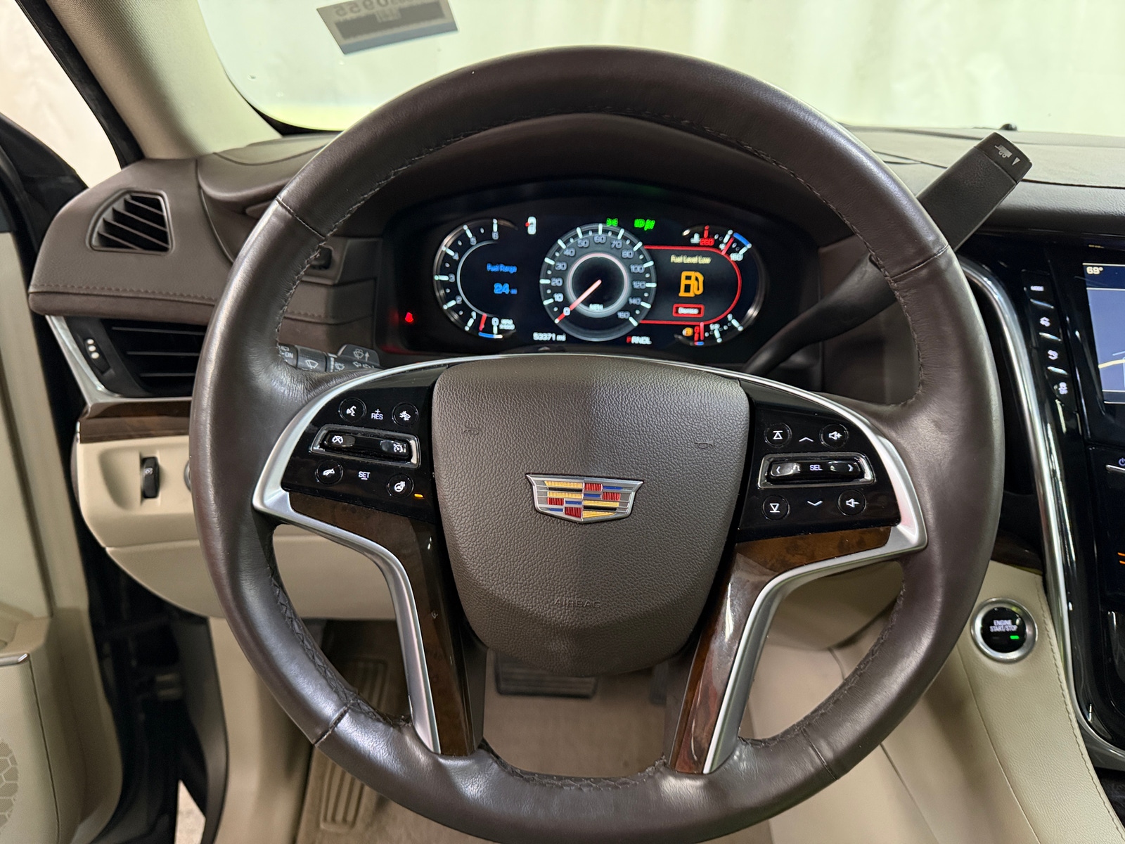 Thumbnail: 2017 Cadillac Escalade - 4