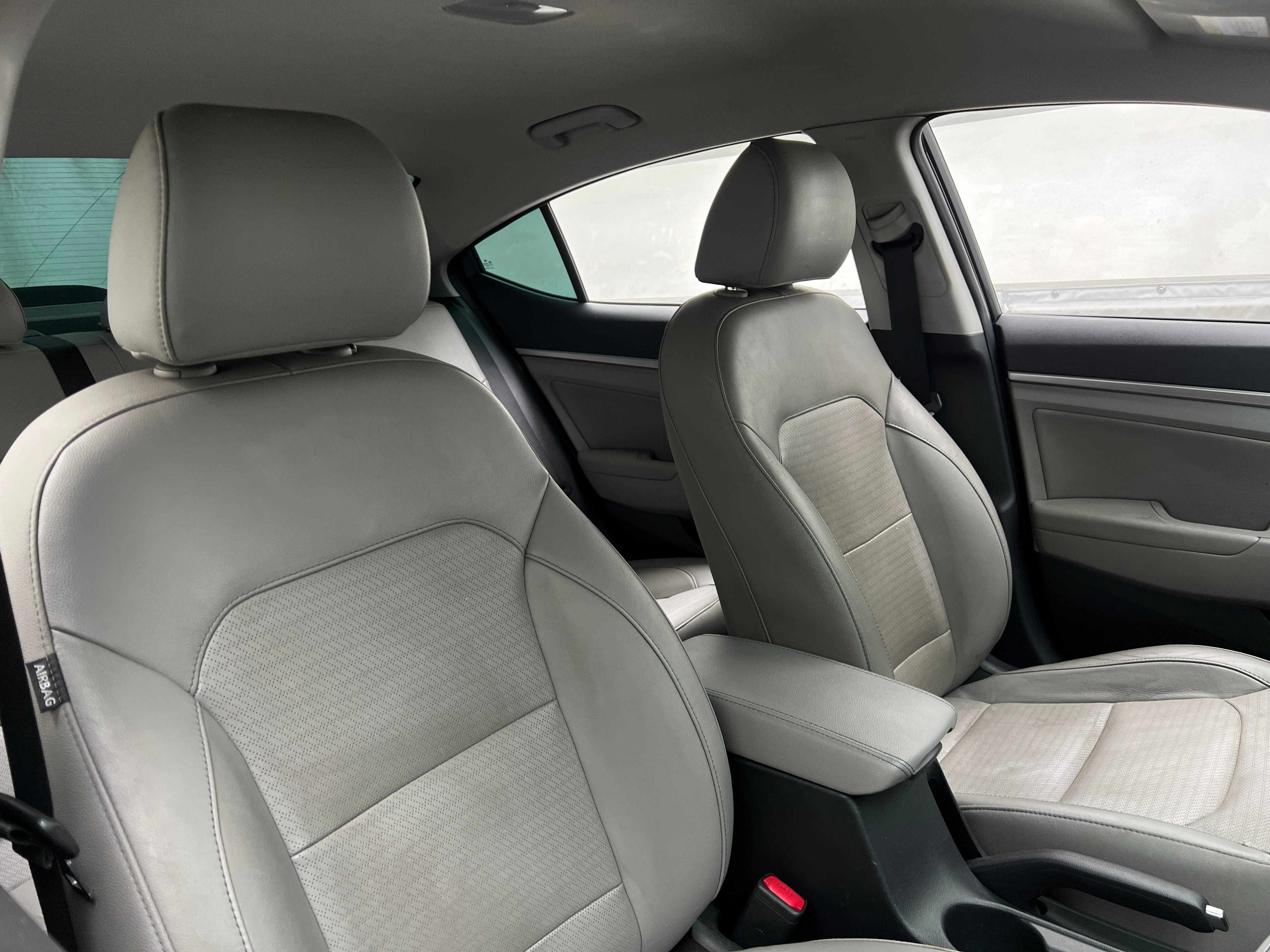 2020 Hyundai Elantra Limited - Photo 3