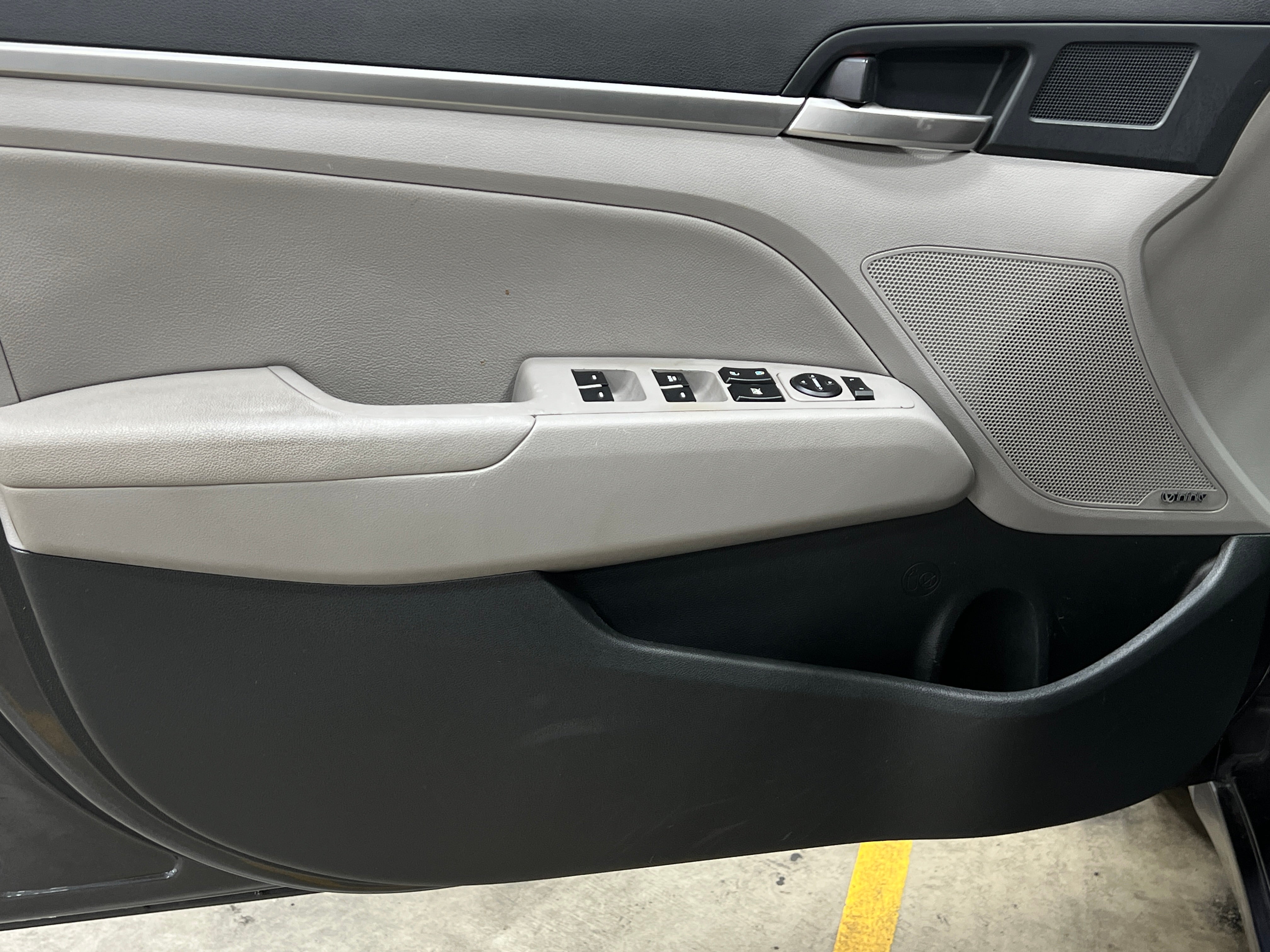 2020 Hyundai Elantra Limited - Photo 9