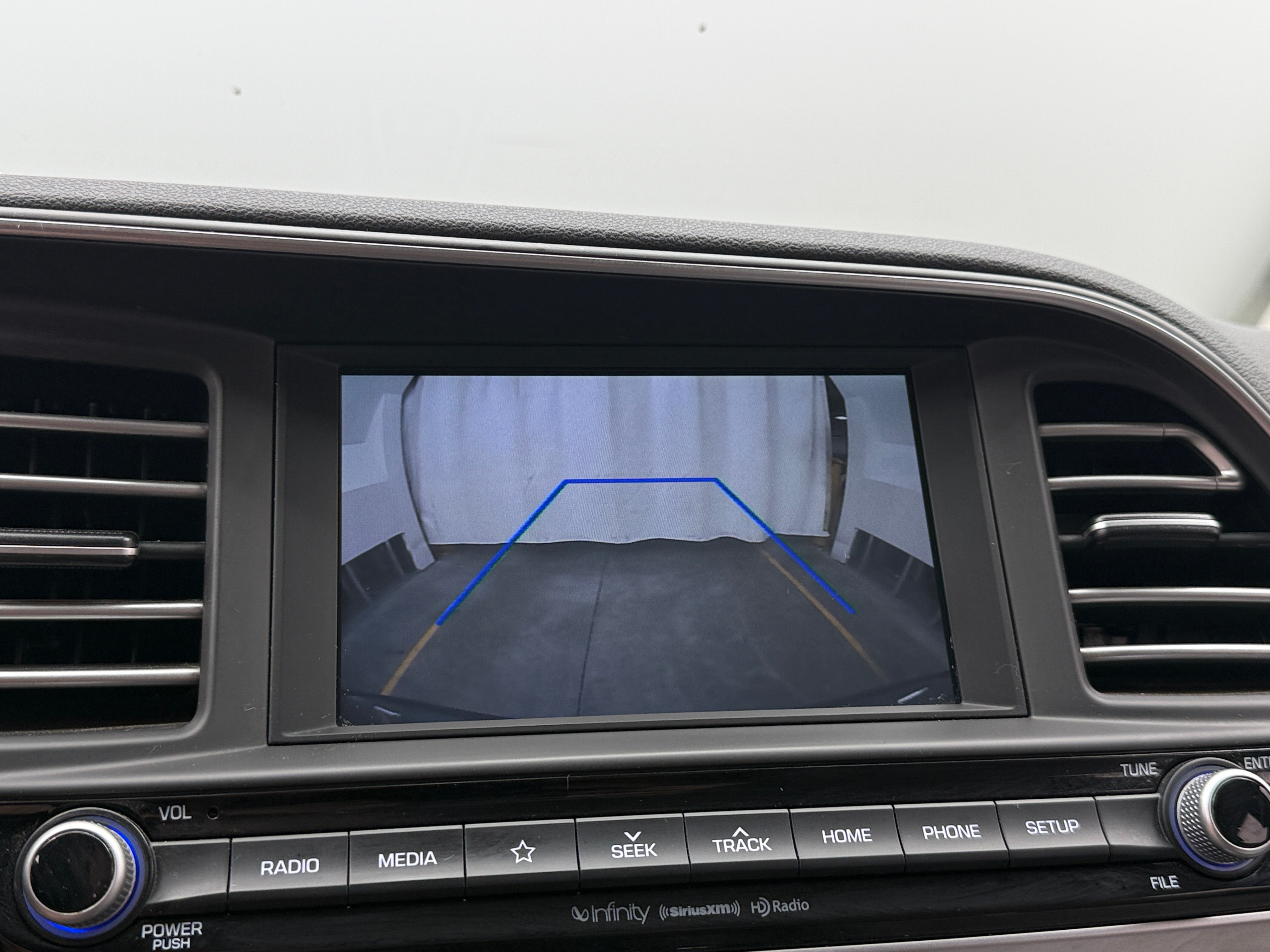 2020 Hyundai Elantra Limited - Photo 17