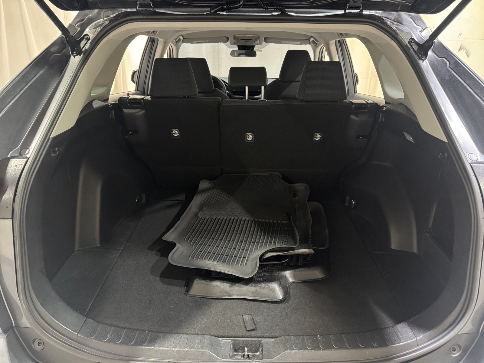 Thumbnail: 2021 Toyota RAV4 - 7
