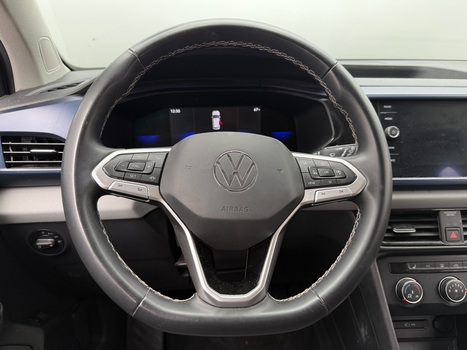 Thumbnail: 2022 Volkswagen Taos - 5