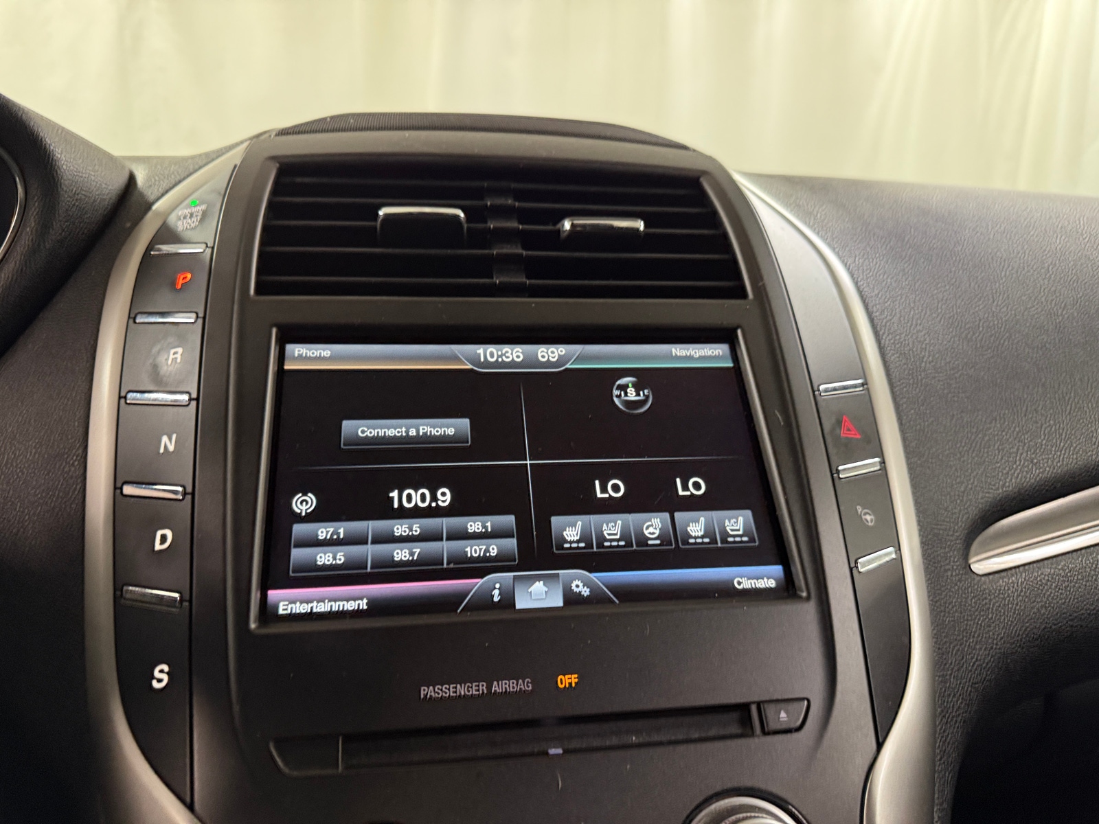 Thumbnail: 2015 Lincoln MKC - 3