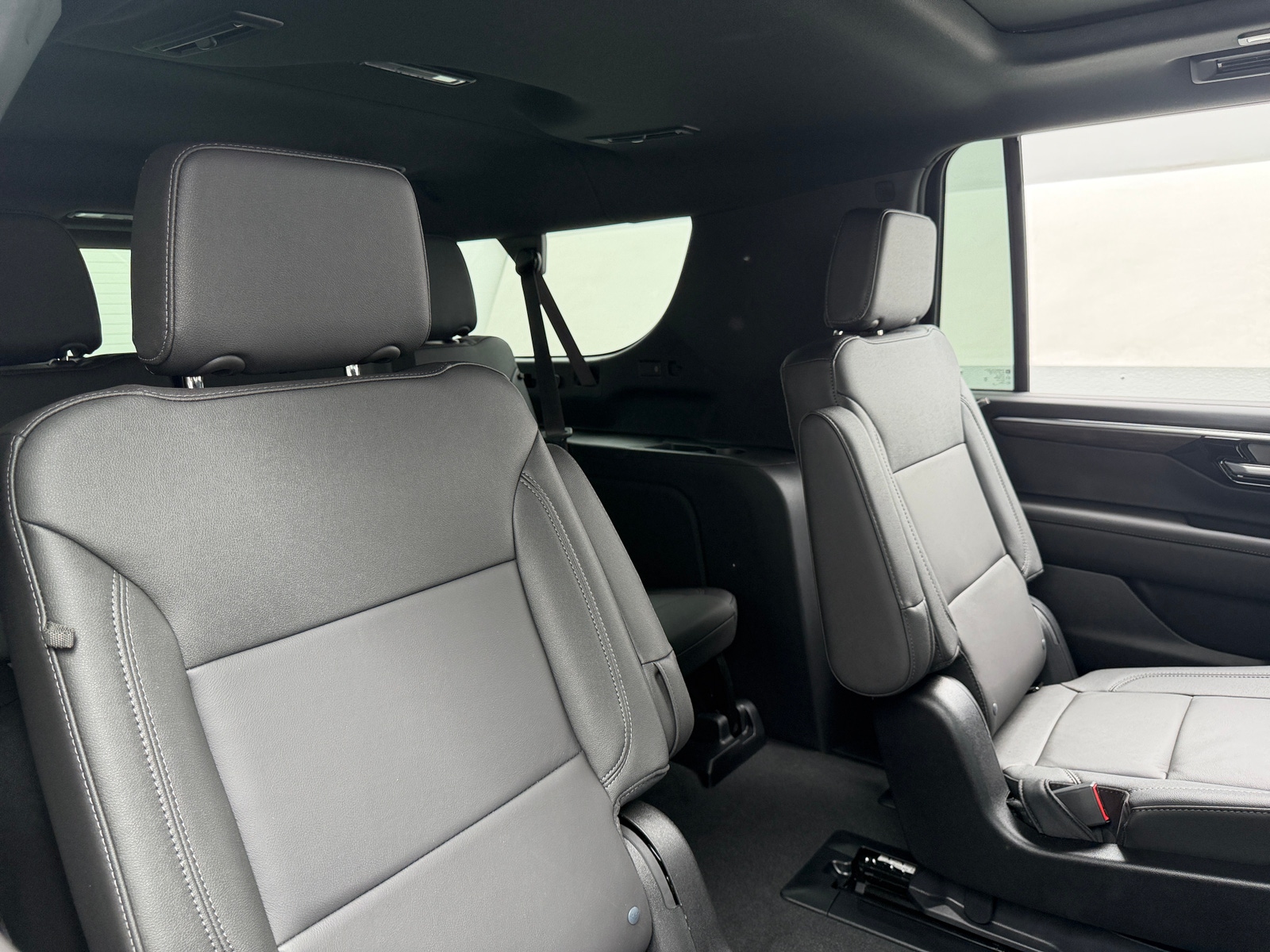 Thumbnail: 2026 Chevrolet Suburban - 5