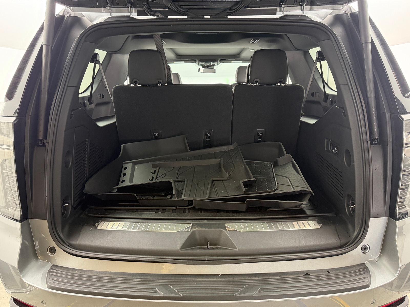 Thumbnail: 2026 Chevrolet Suburban - 6