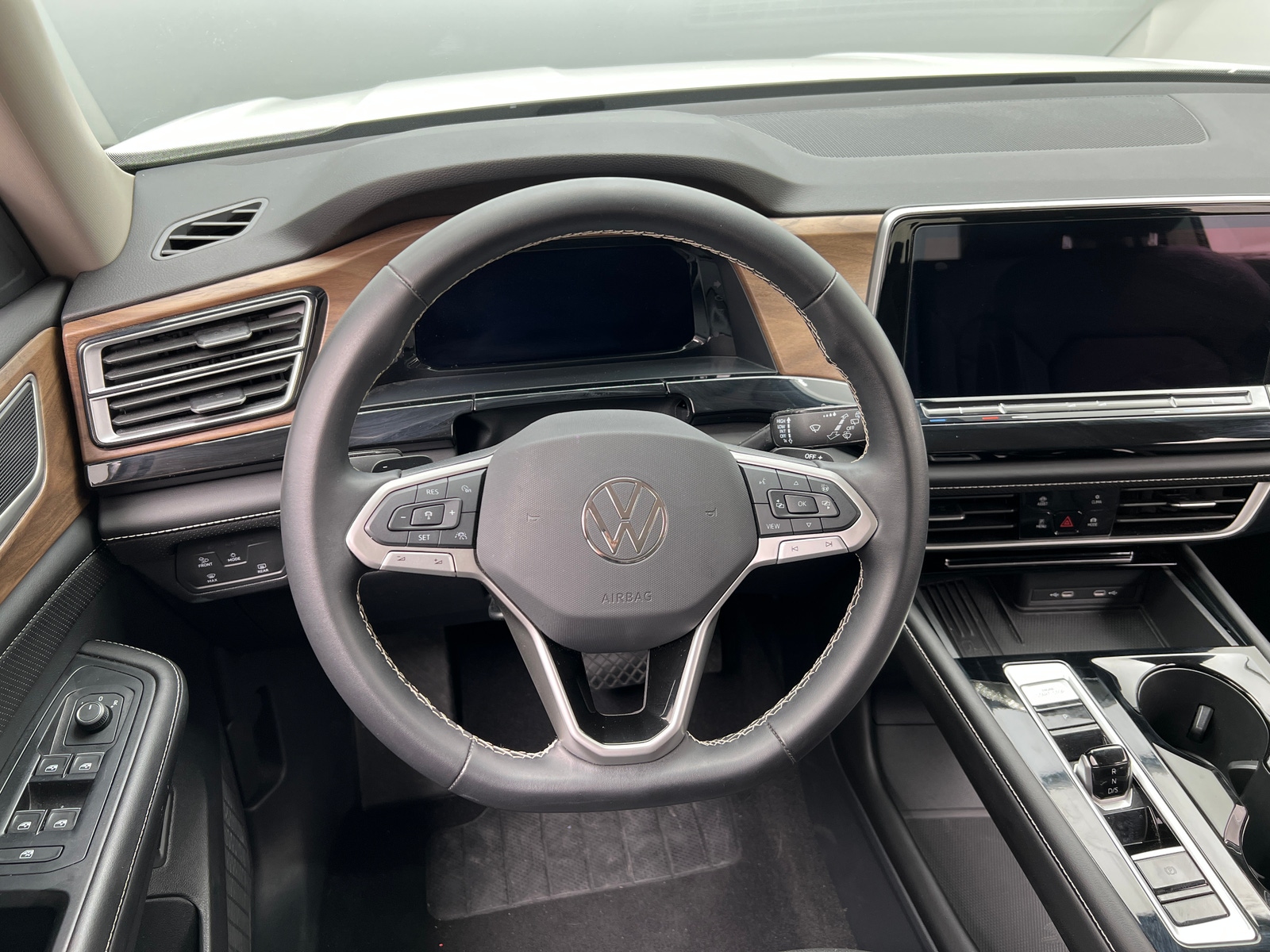 Thumbnail: 2026 Volkswagen Atlas - 5
