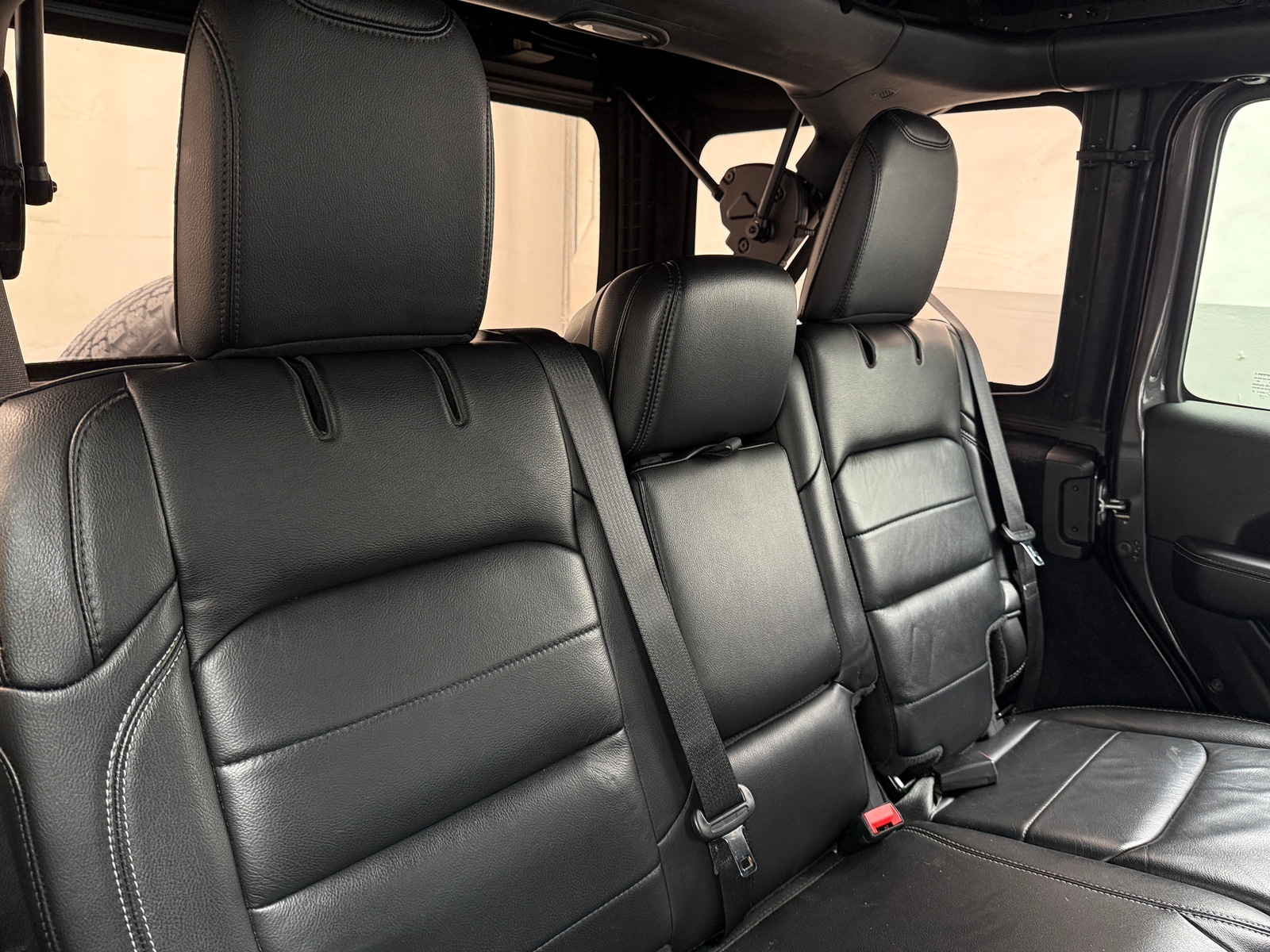 Thumbnail: 2019 Jeep Wrangler - 5