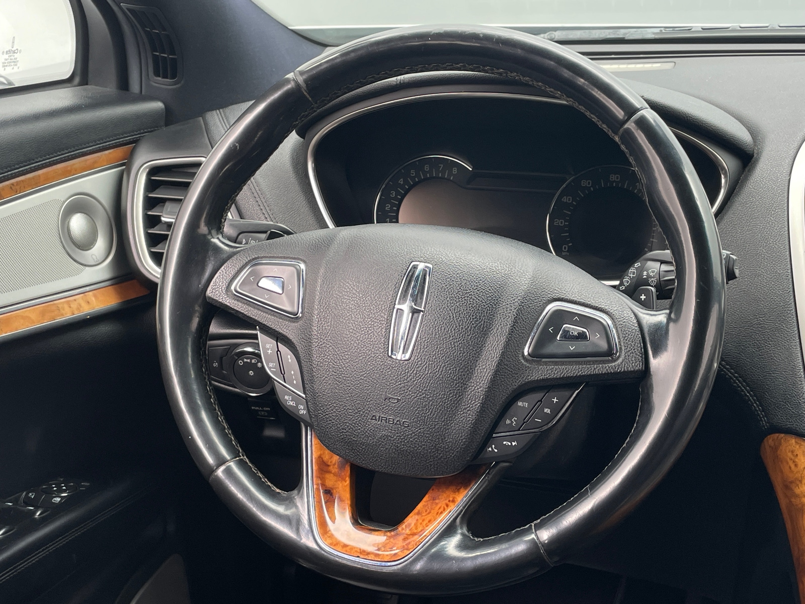 Thumbnail: 2016 Lincoln MKX - 4