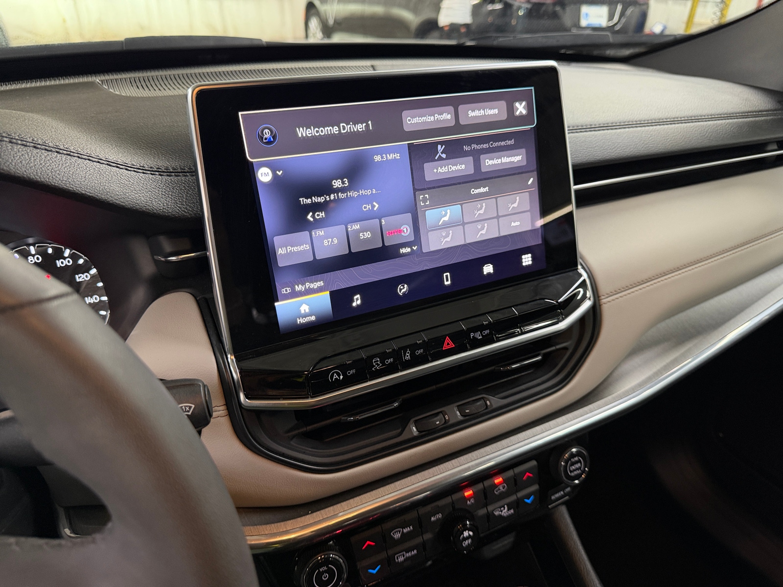 Thumbnail: 2023 Jeep Compass - 3