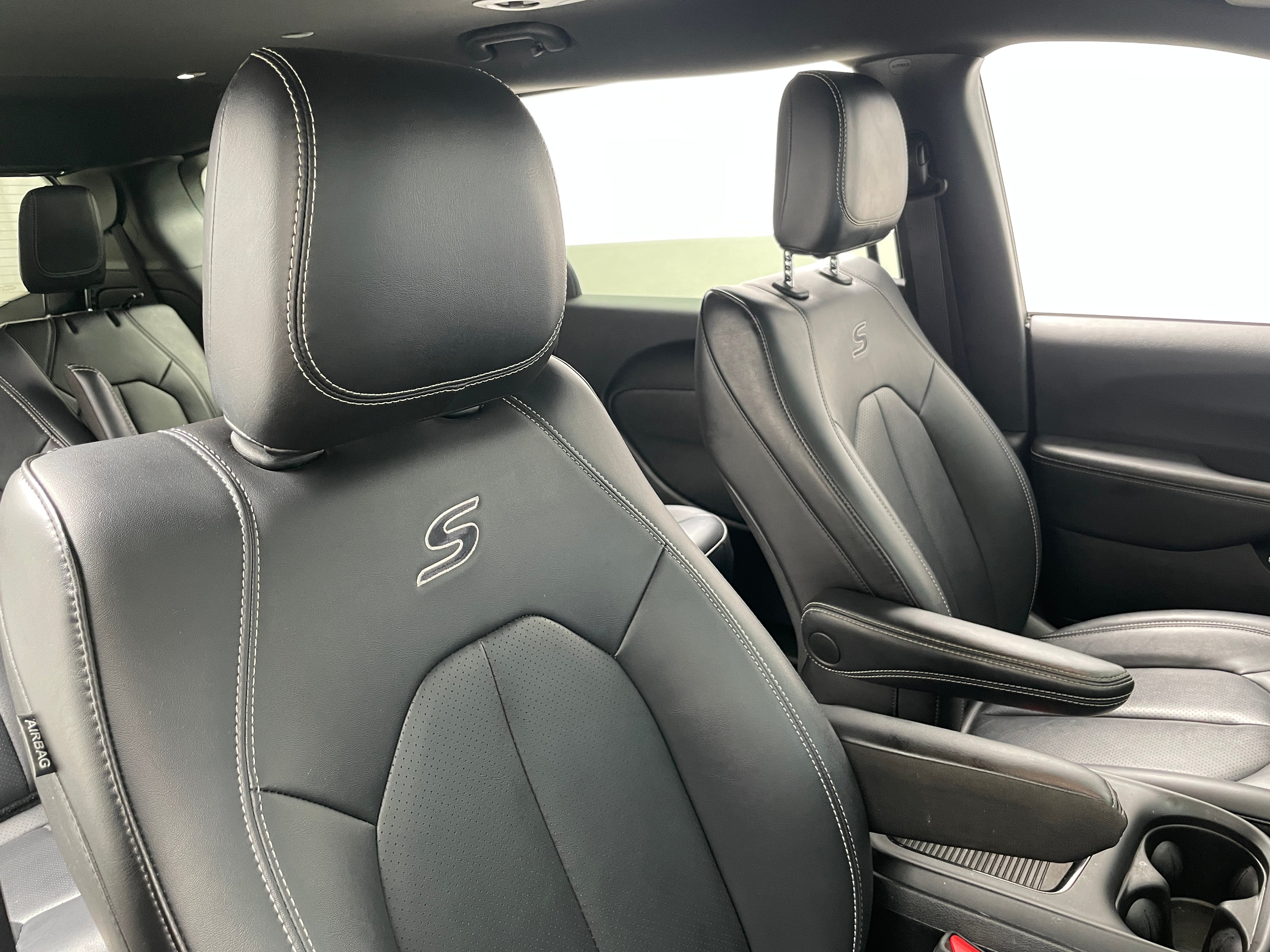 2024 Chrysler Pacifica PHEV Select