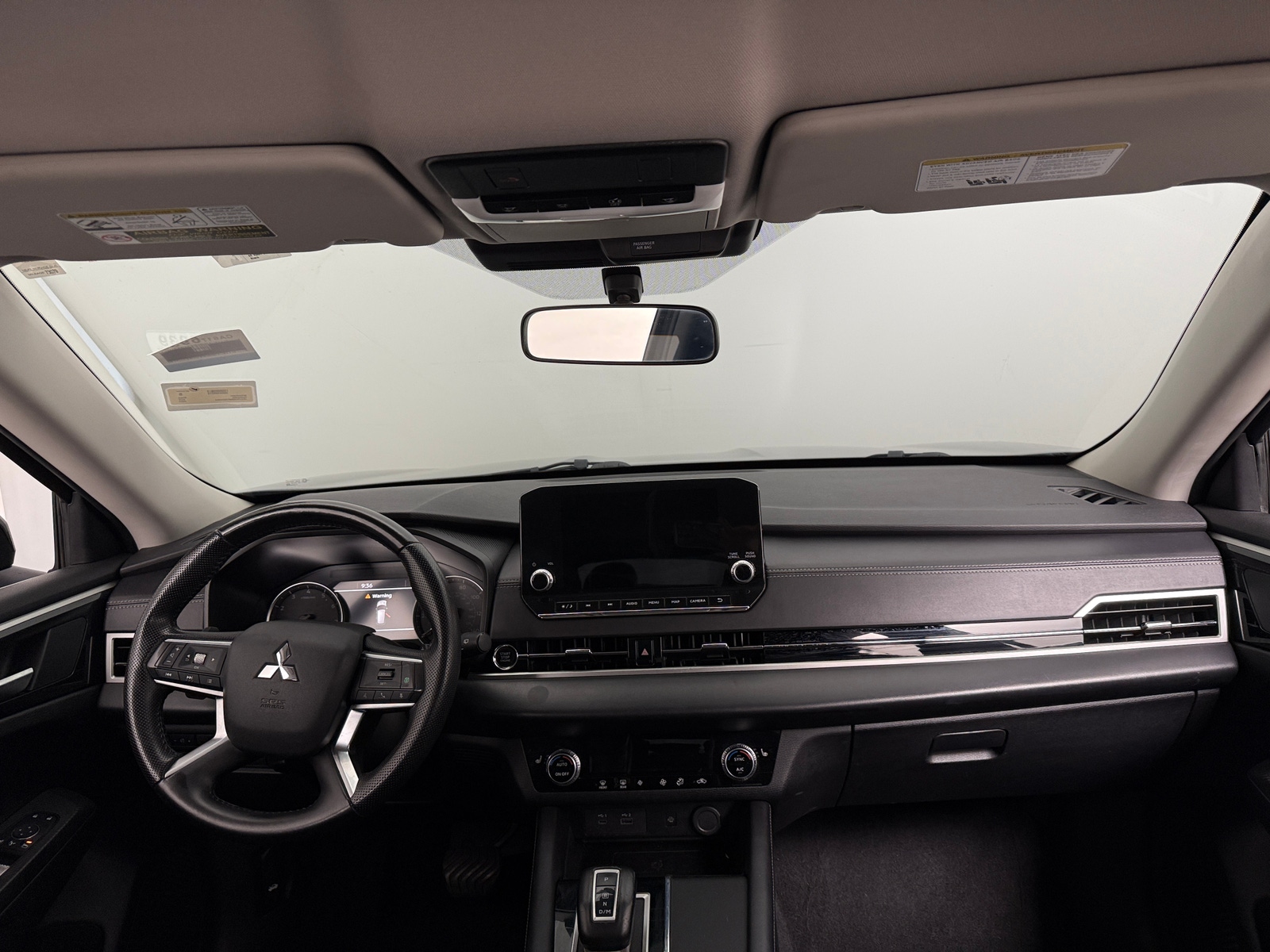 Thumbnail: 2024 Mitsubishi Outlander - 2