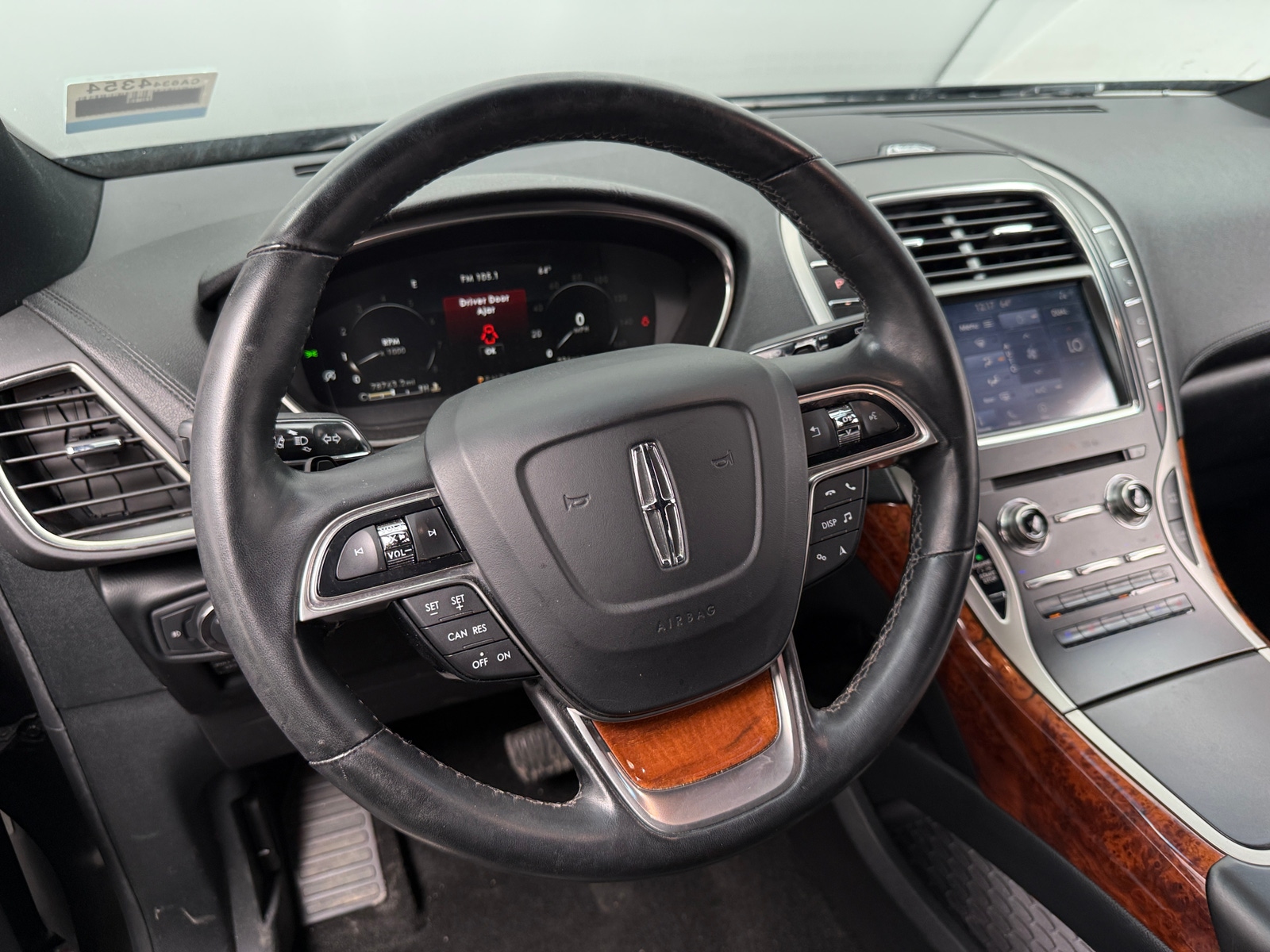 Thumbnail: 2019 Lincoln Nautilus - 4