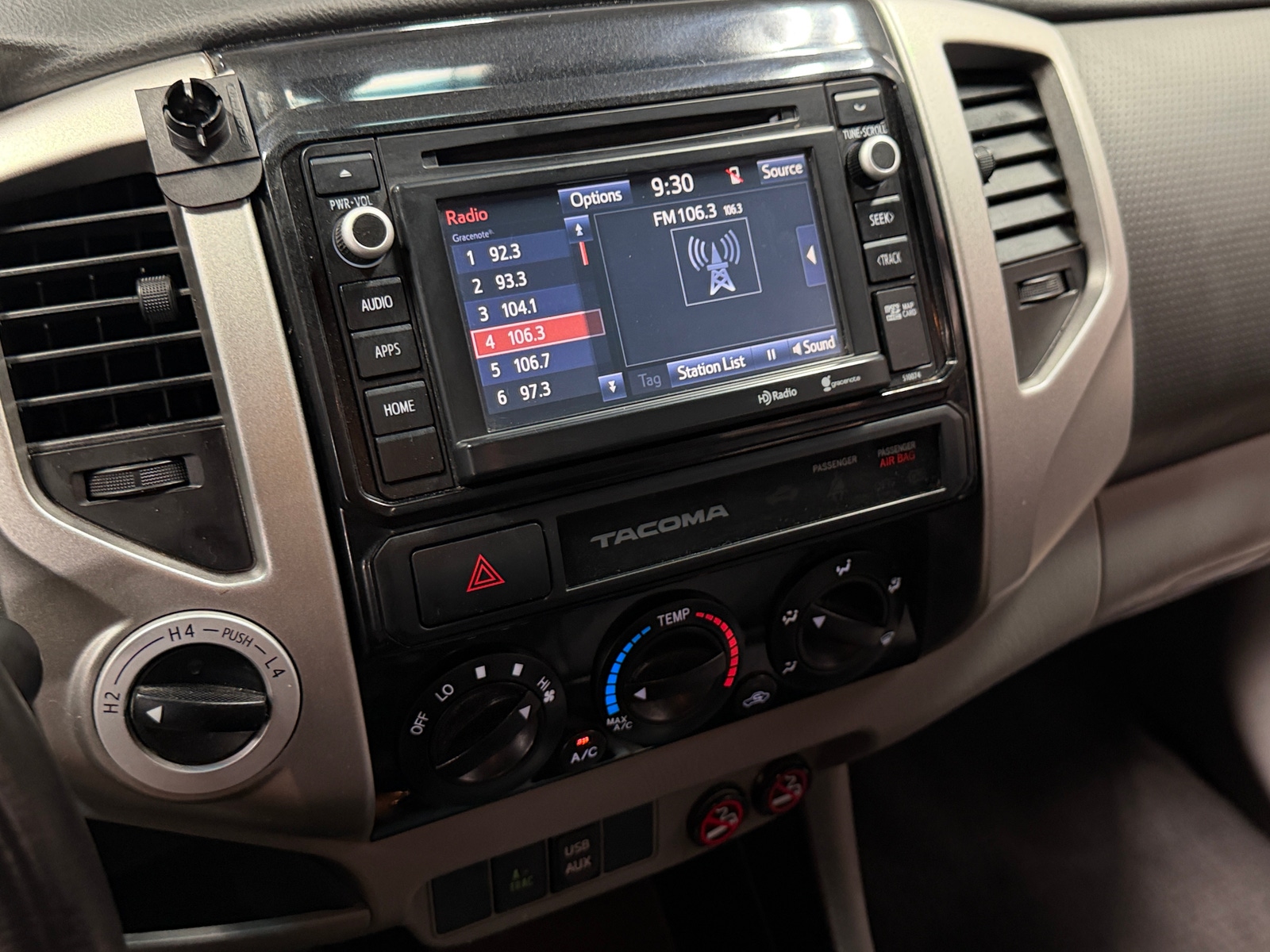 Thumbnail: 2015 Toyota Tacoma - 4