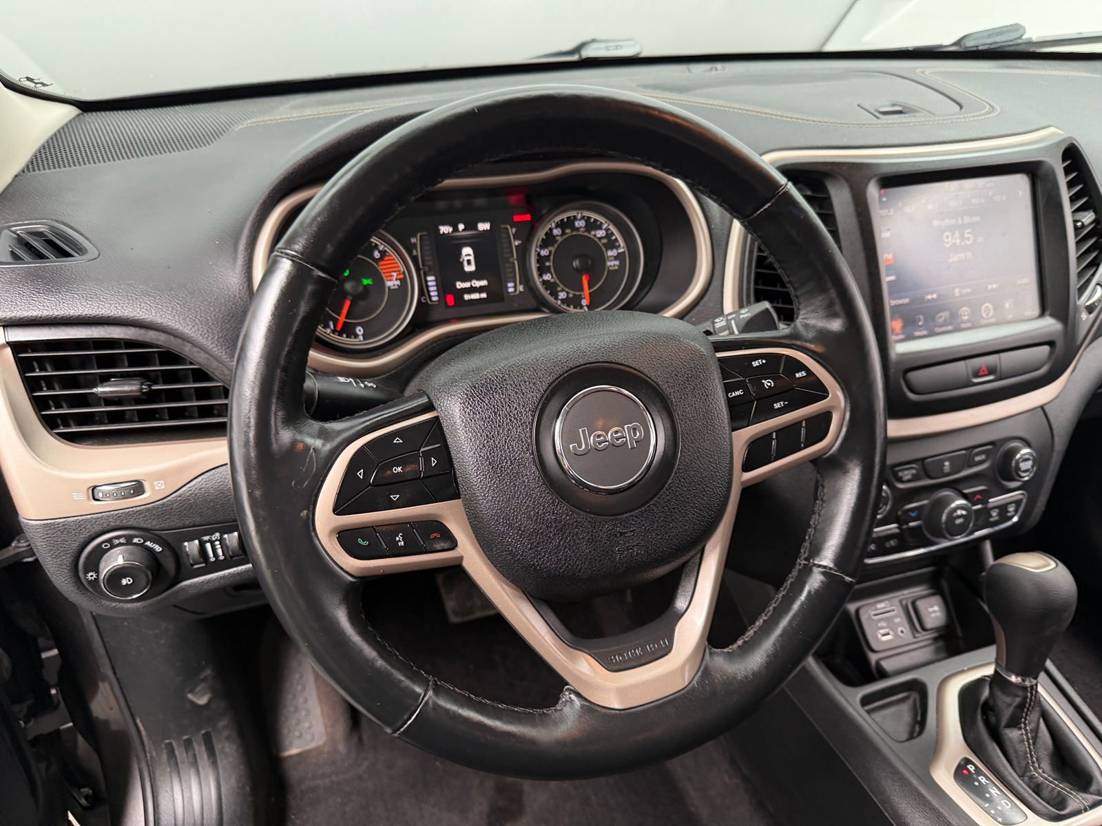 Thumbnail: 2017 Jeep Cherokee - 5