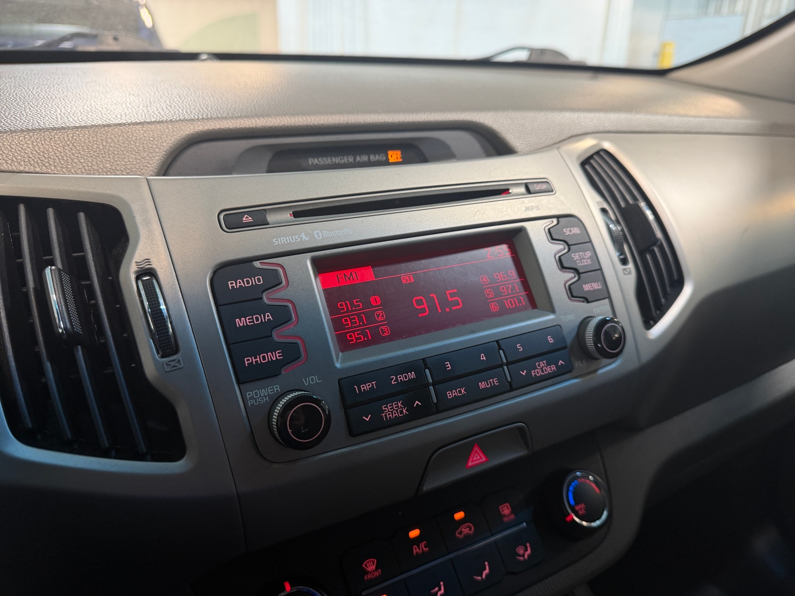 Thumbnail: 2016 Kia Sportage - 4