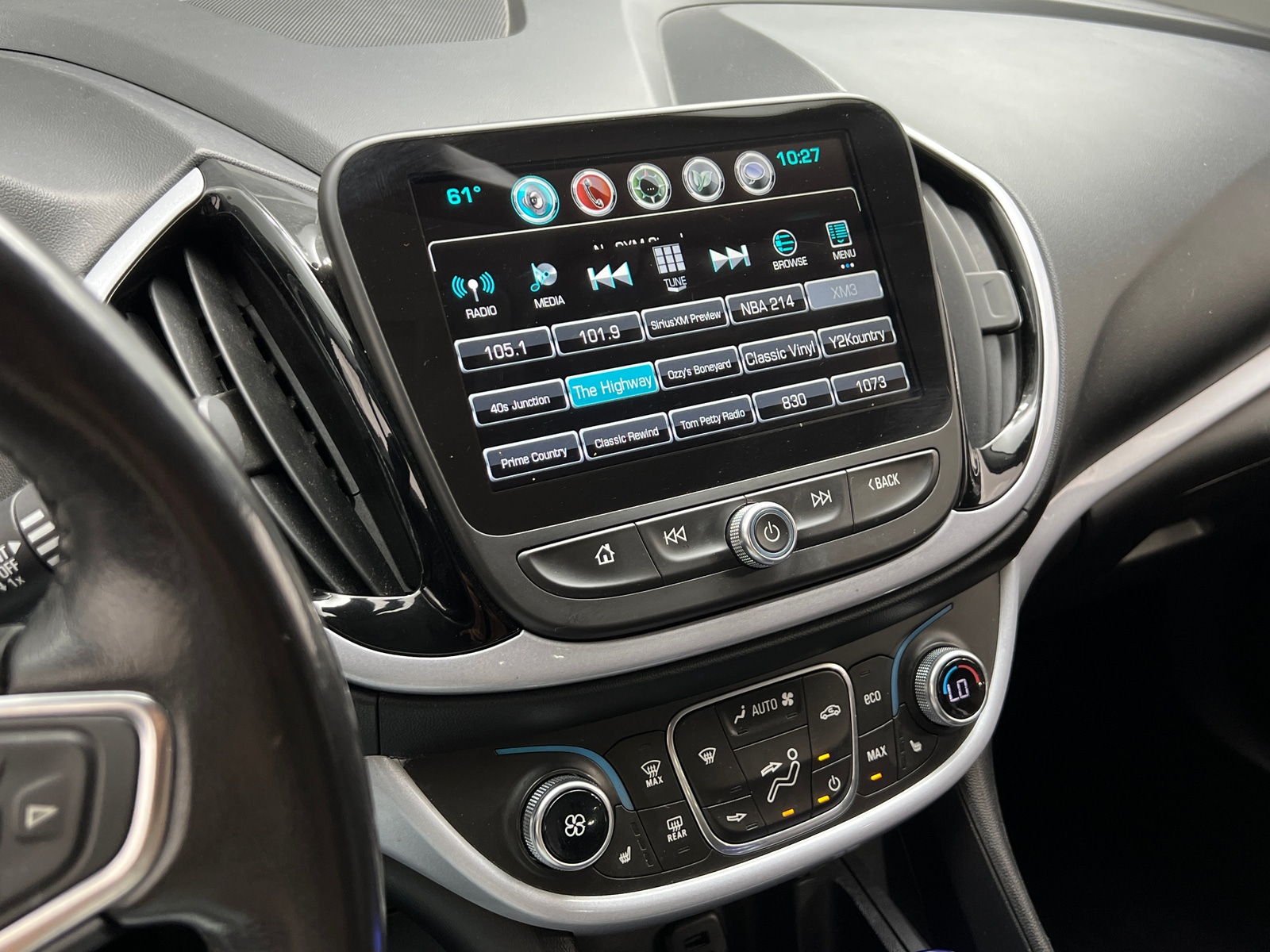Thumbnail: 2018 Chevrolet Volt - 3
