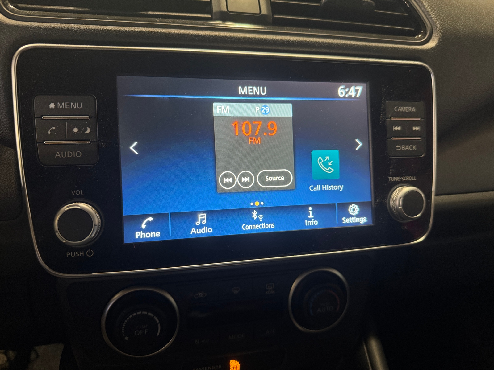 Thumbnail: 2025 Nissan Leaf - 4