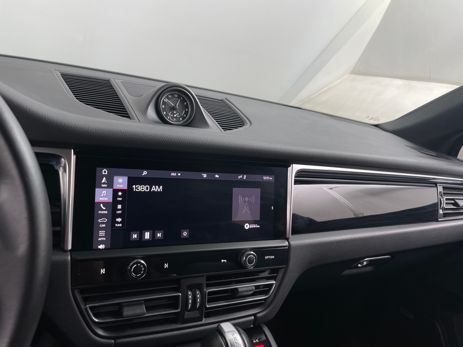 Thumbnail: 2022 Porsche Macan - 4