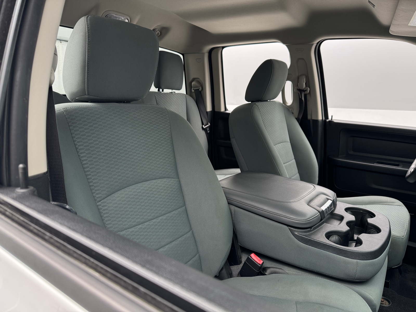 Thumbnail: 2019 RAM 1500 Classic - 2