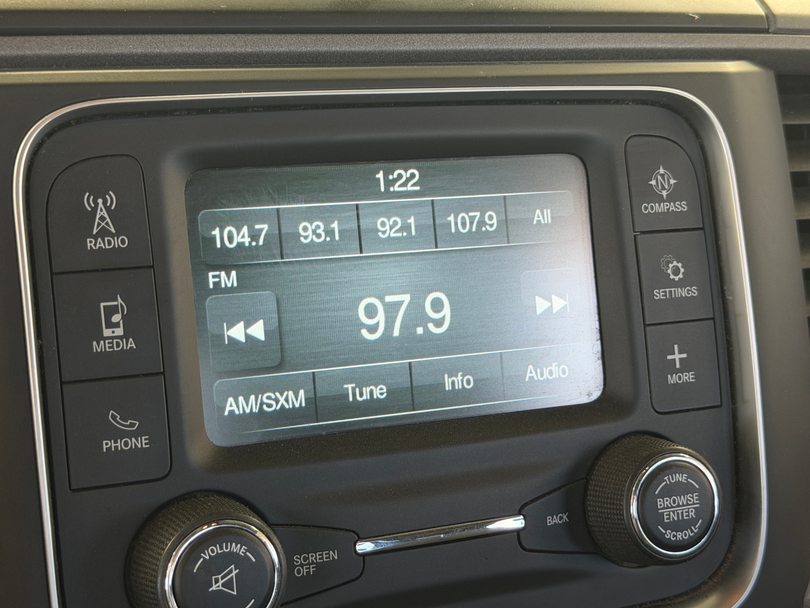 Thumbnail: 2019 RAM 1500 Classic - 4