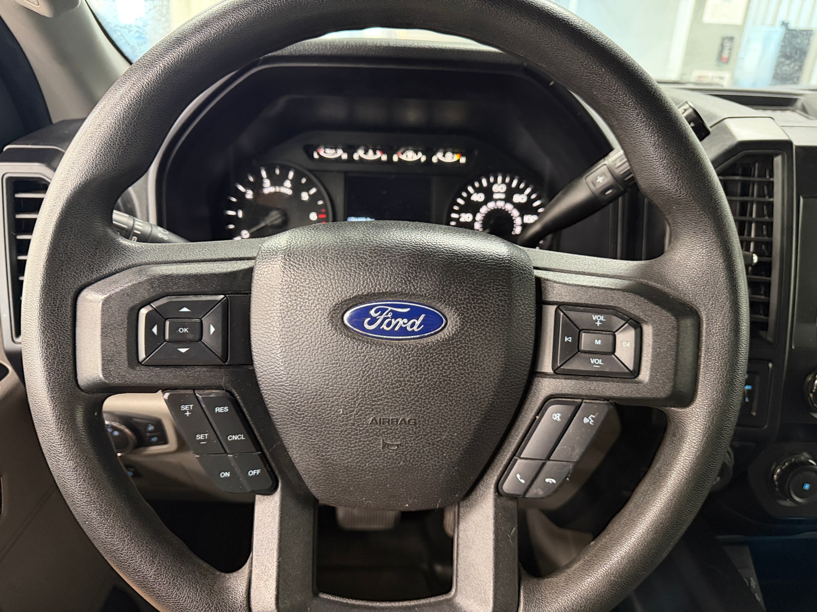 Thumbnail: 2019 Ford Econoline - 5