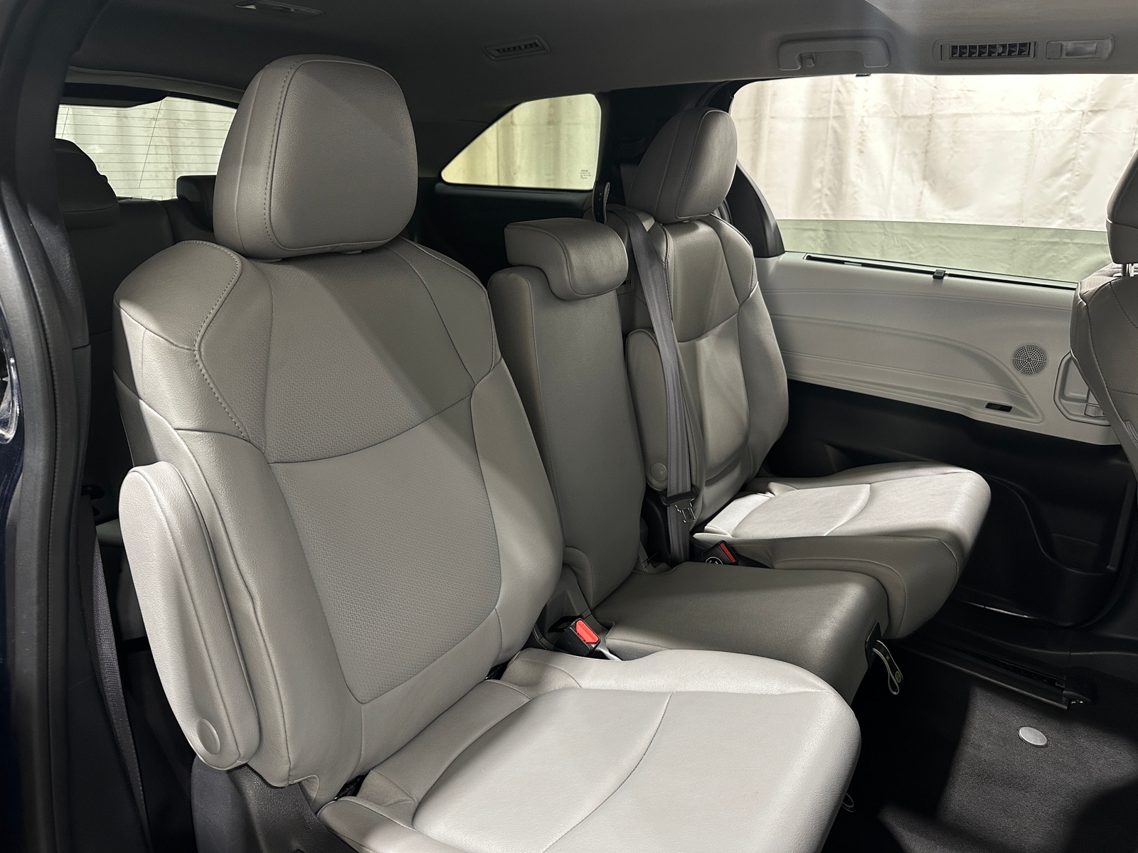 Thumbnail: 2025 Toyota Sienna - 5