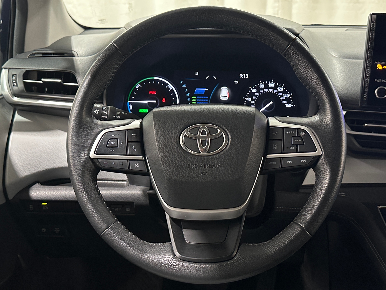 Thumbnail: 2025 Toyota Sienna - 4
