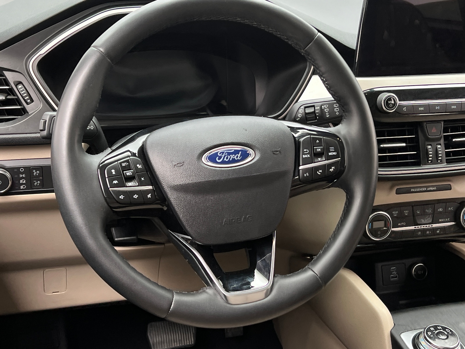 Thumbnail: 2021 Ford Escape - 4