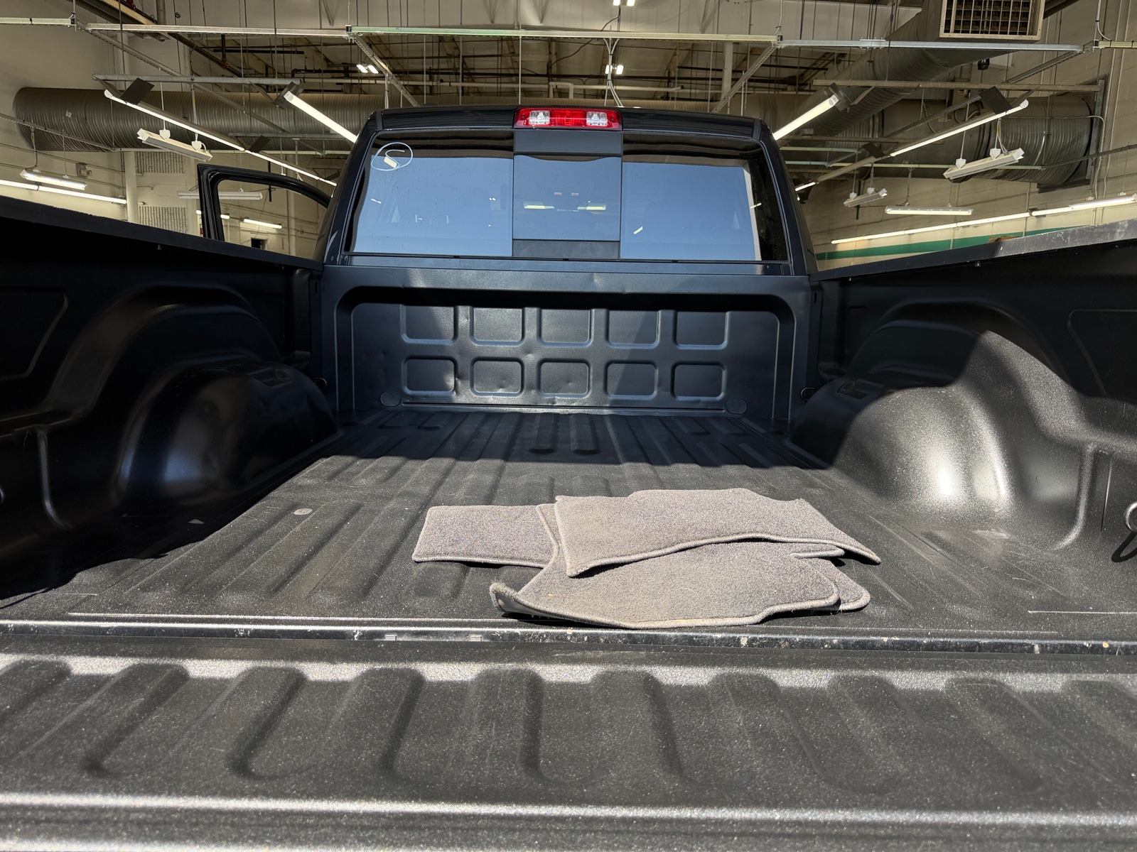 Thumbnail: 2020 RAM 1500 Classic - 7