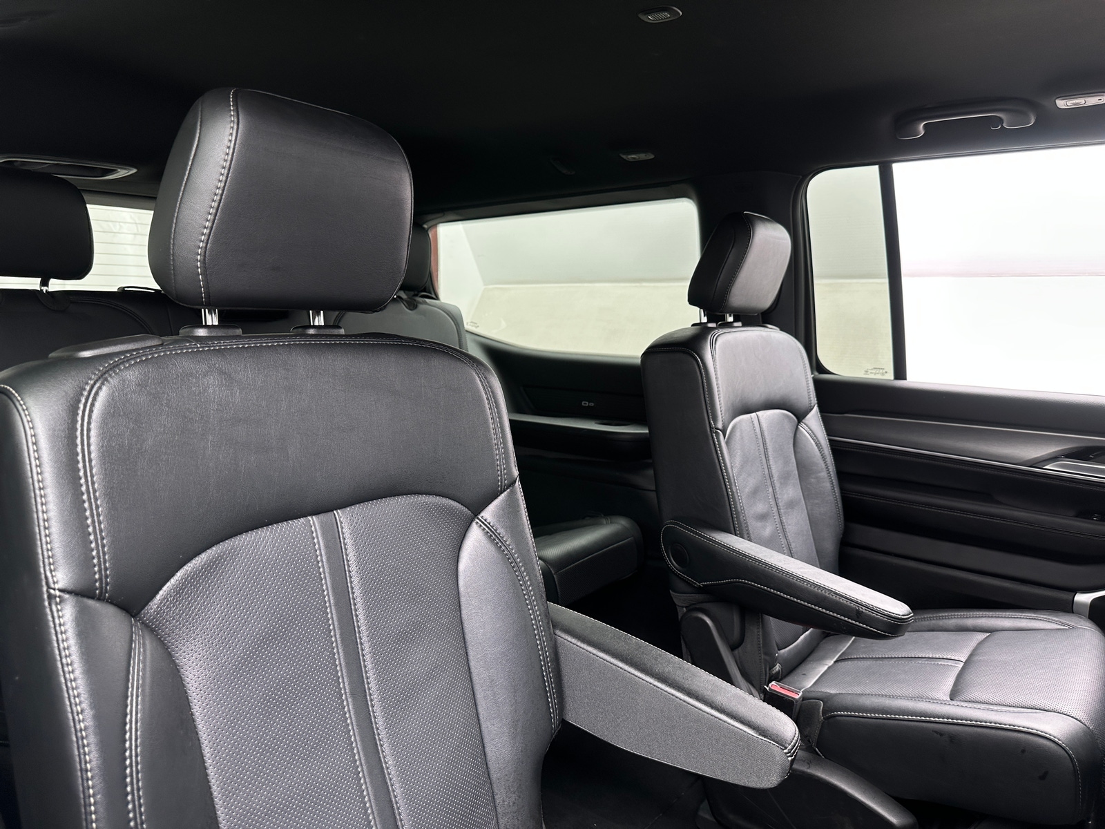Thumbnail: 2025 Jeep Wagoneer - 5
