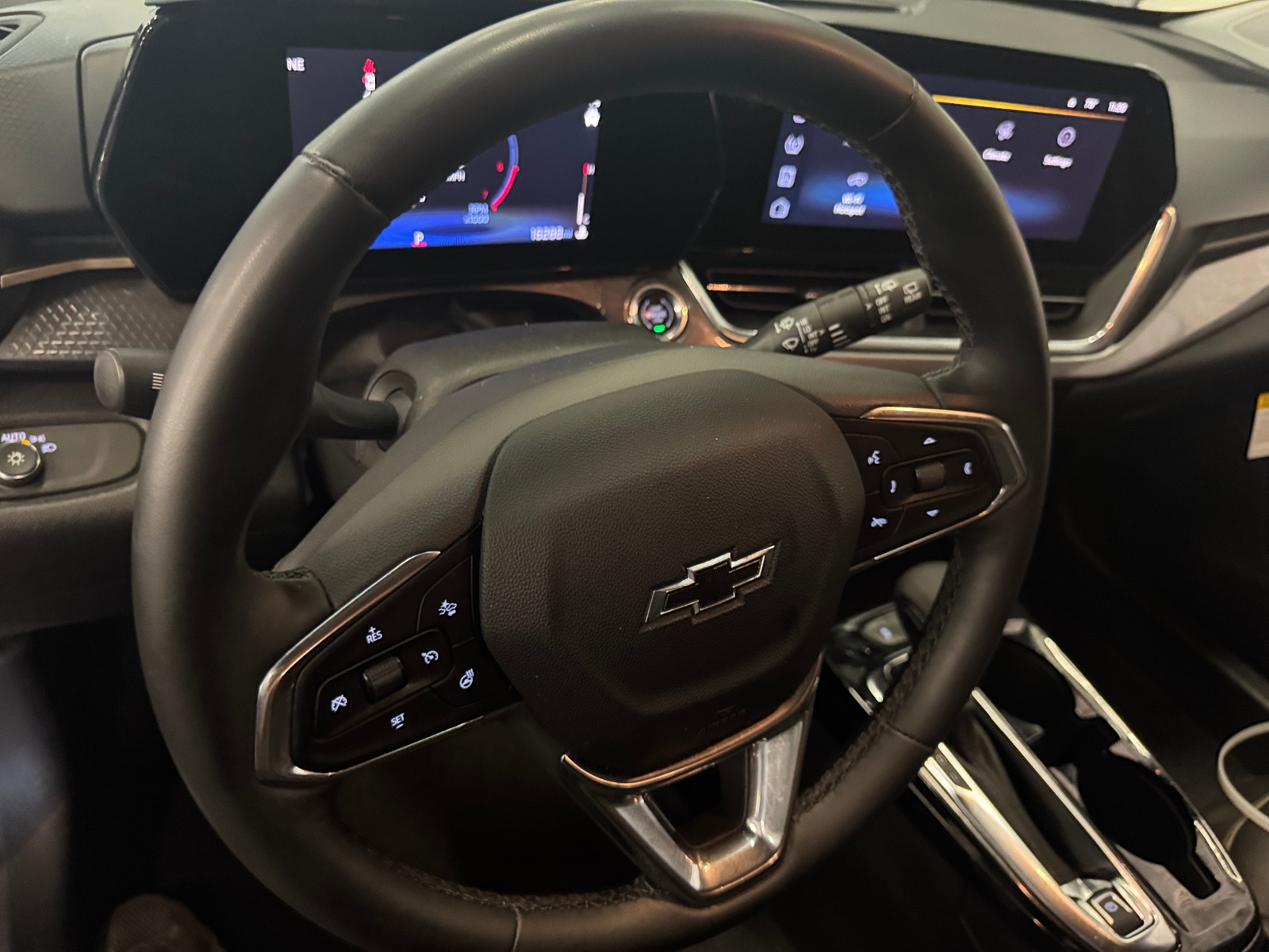 Thumbnail: 2025 Chevrolet Trax - 4