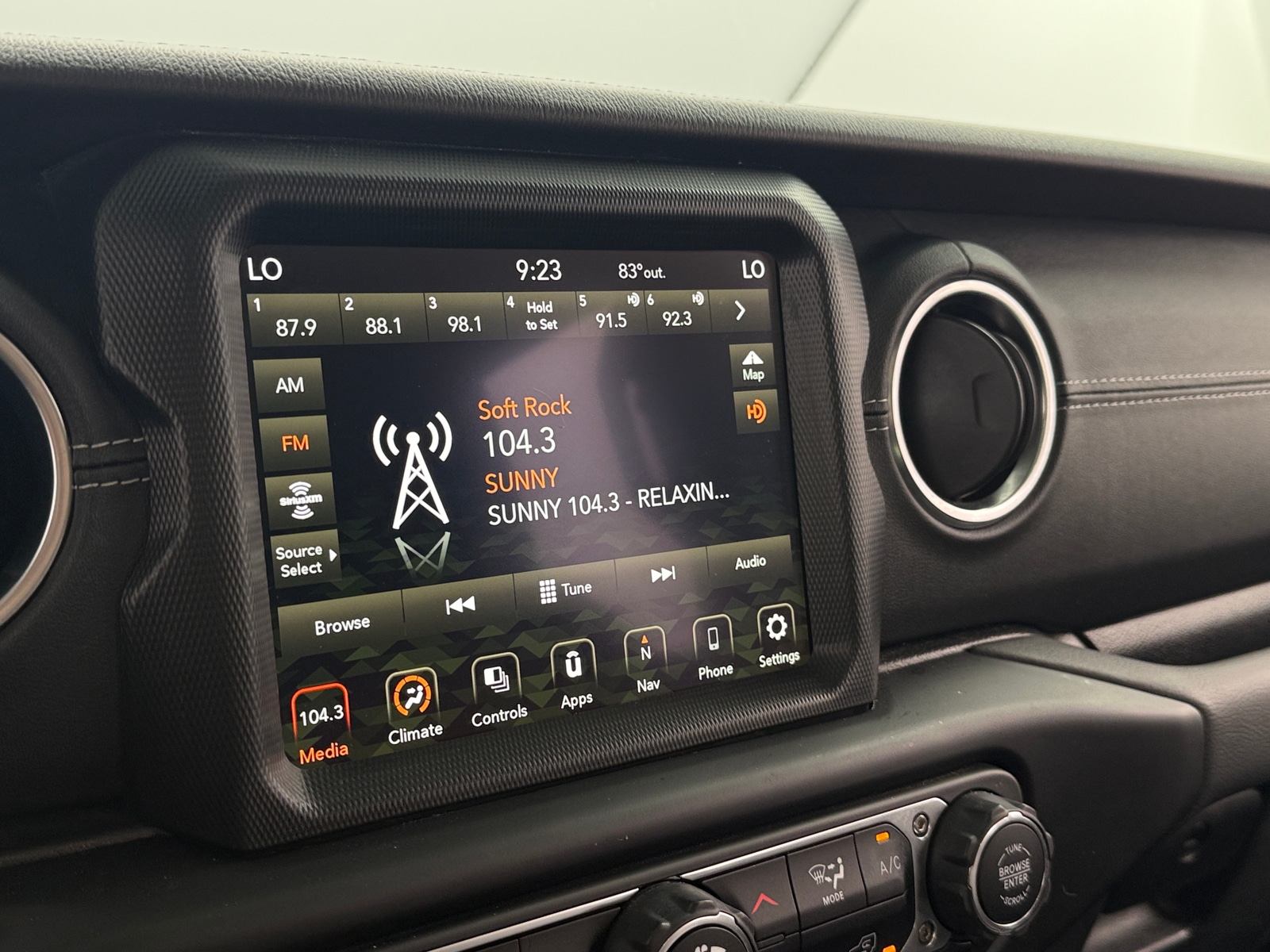 Thumbnail: 2022 Jeep Wrangler - 3