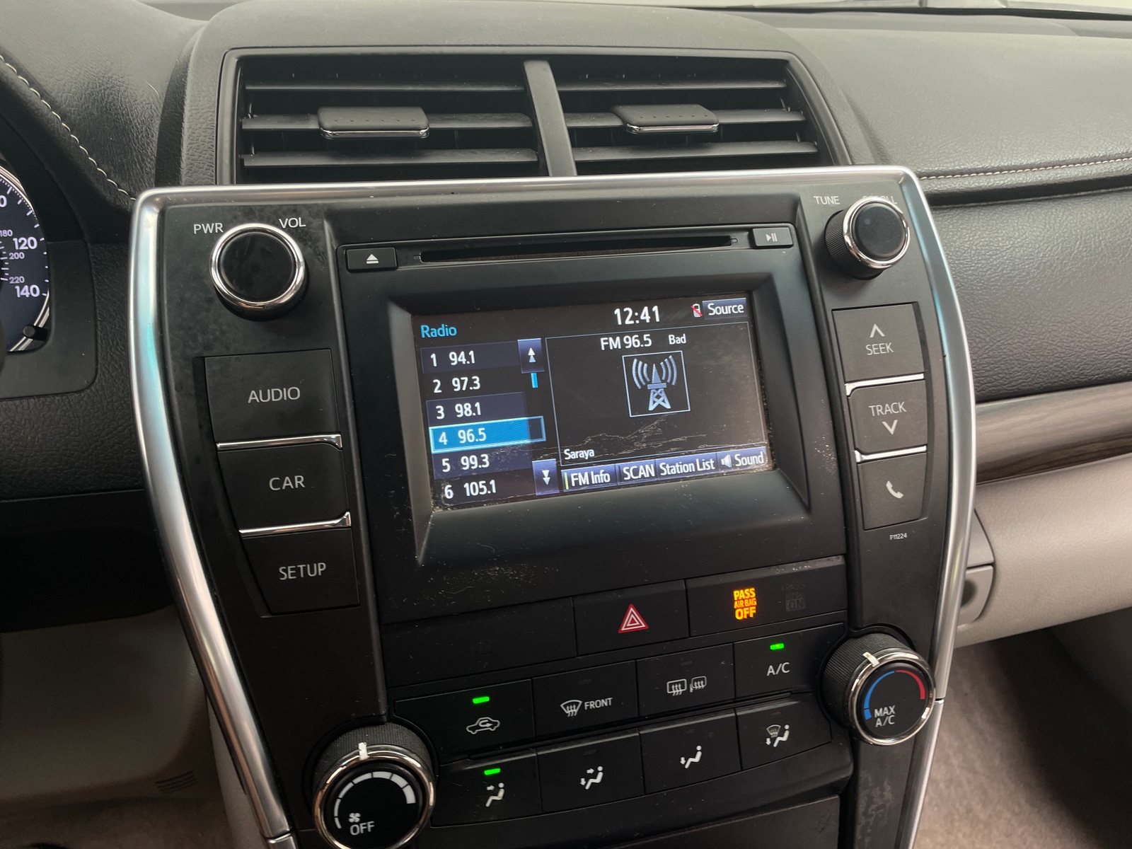 Thumbnail: 2016 Toyota Camry - 4