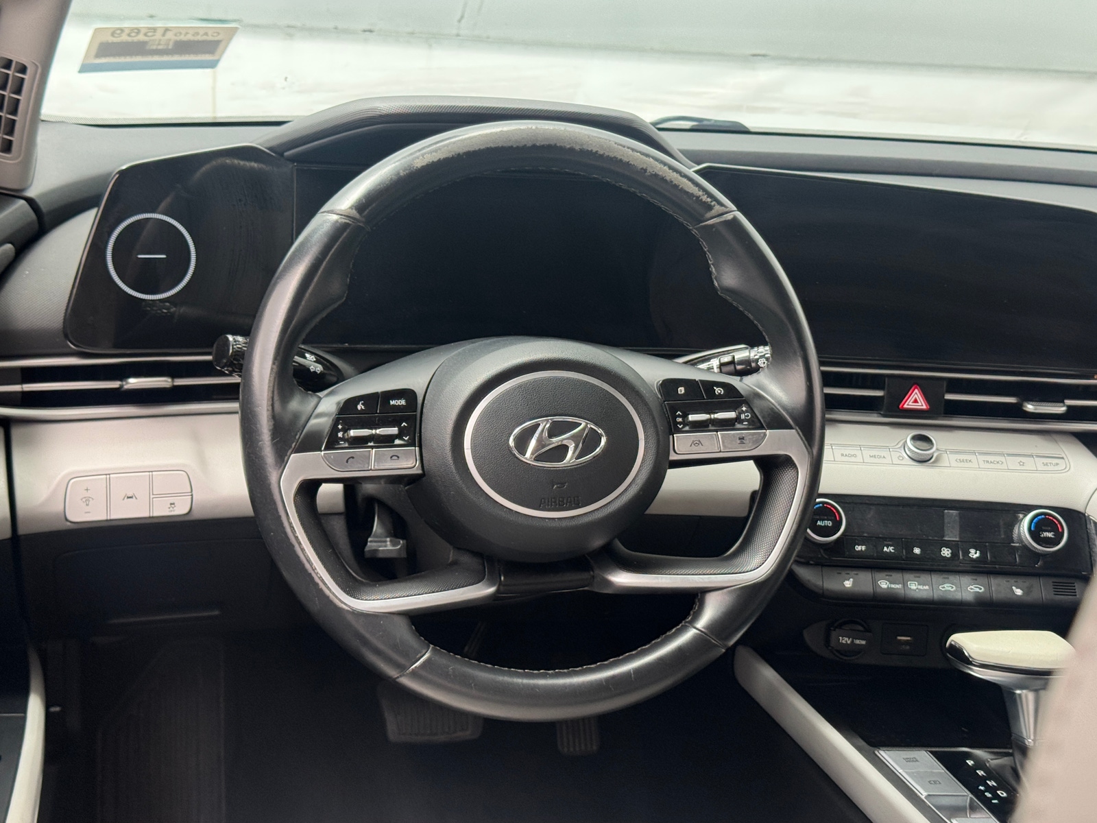 Thumbnail: 2023 Hyundai Elantra - 4