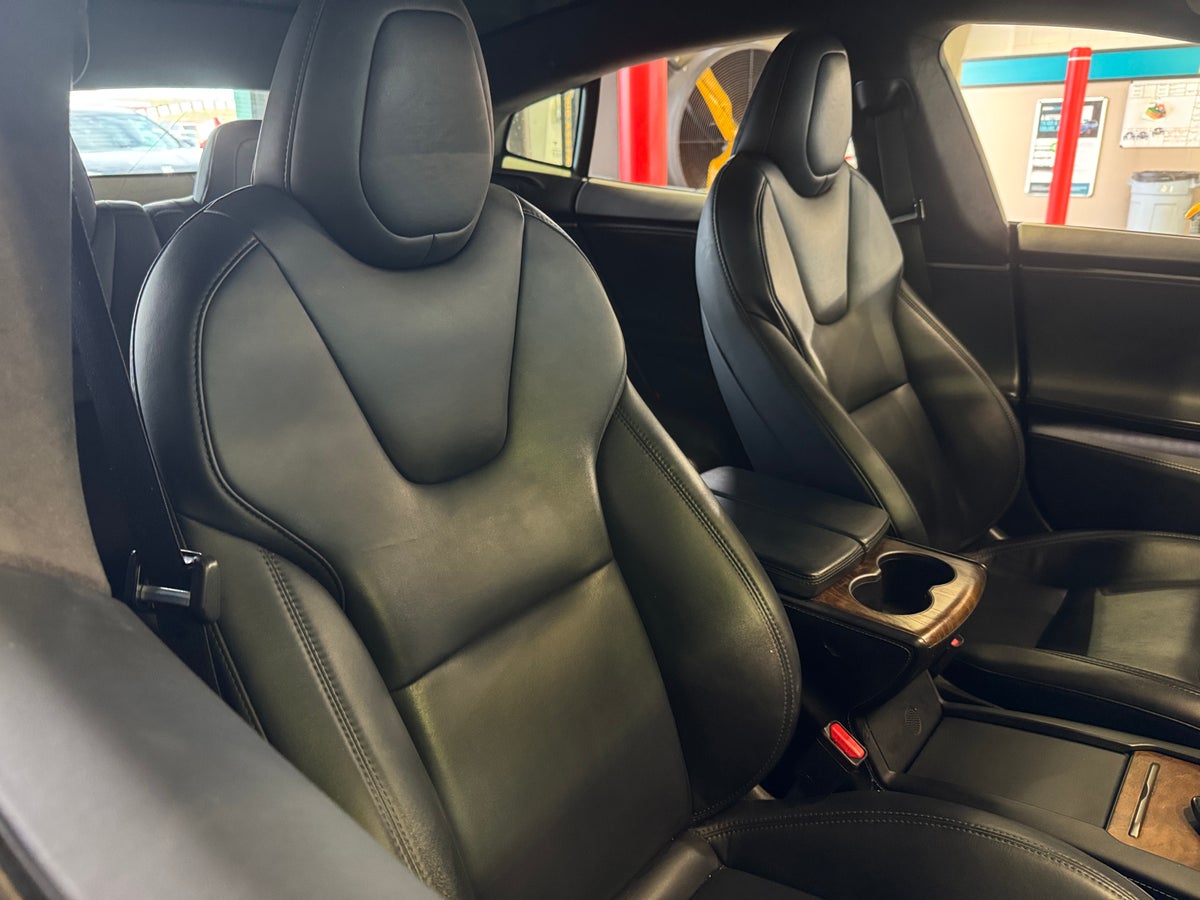 2021 Tesla Model S Long Range Plus in Blue — photo 2